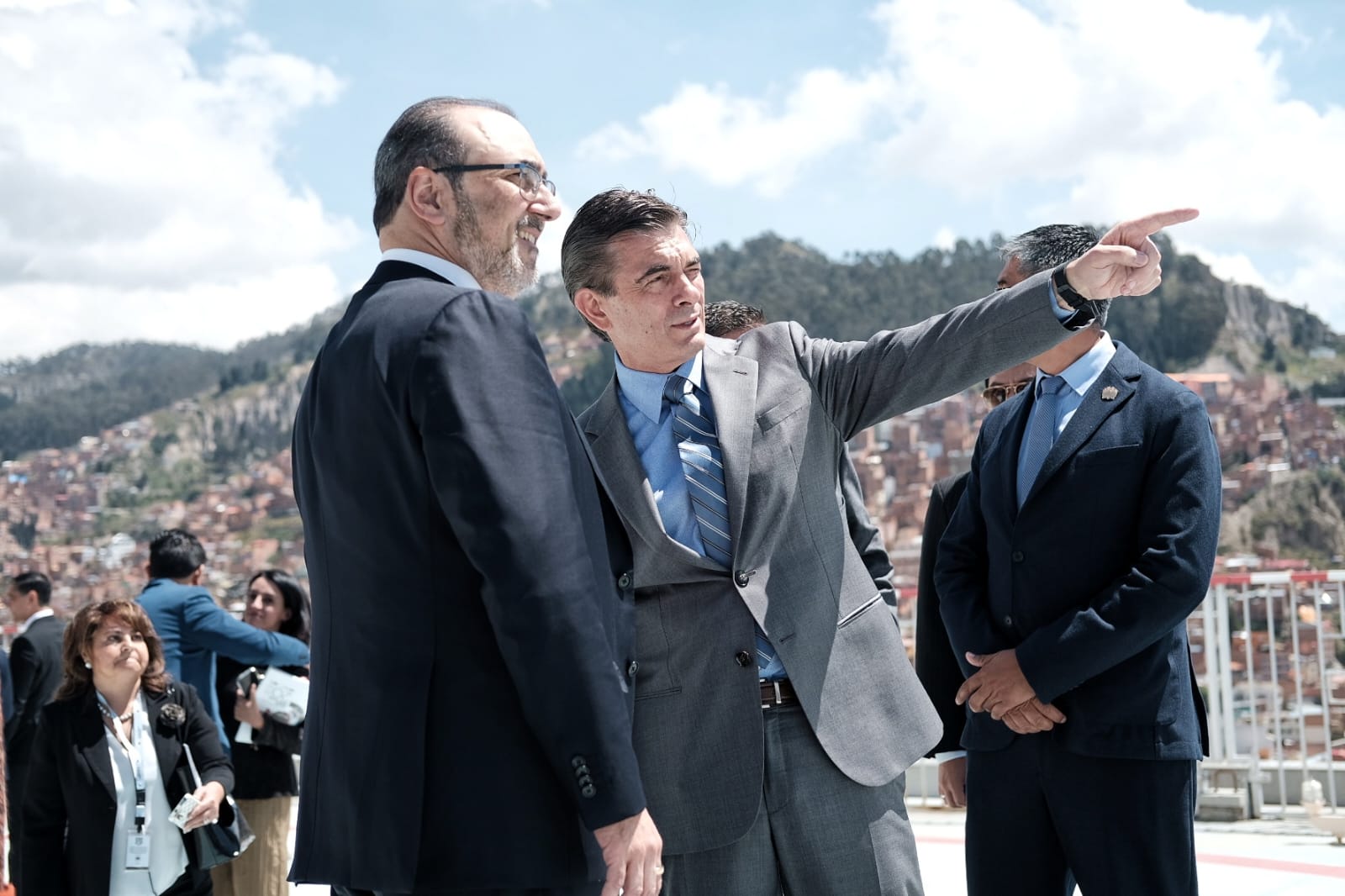 Bolivia asegura un plan de financiamiento por US$3.100 millones con la CAF