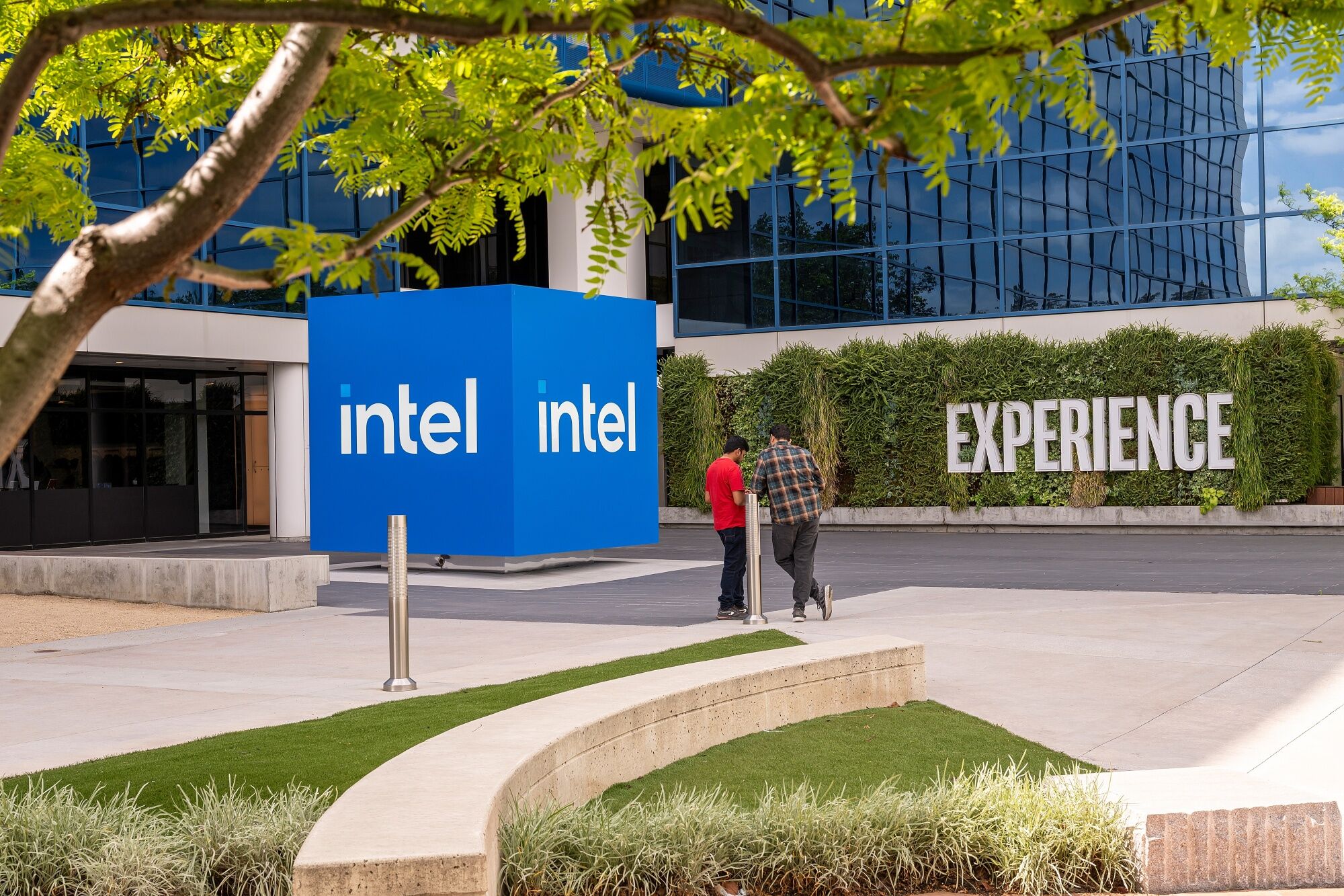 Intel se dispara con el interés de Apple y supera los US$500.000 millones en valor de mercado