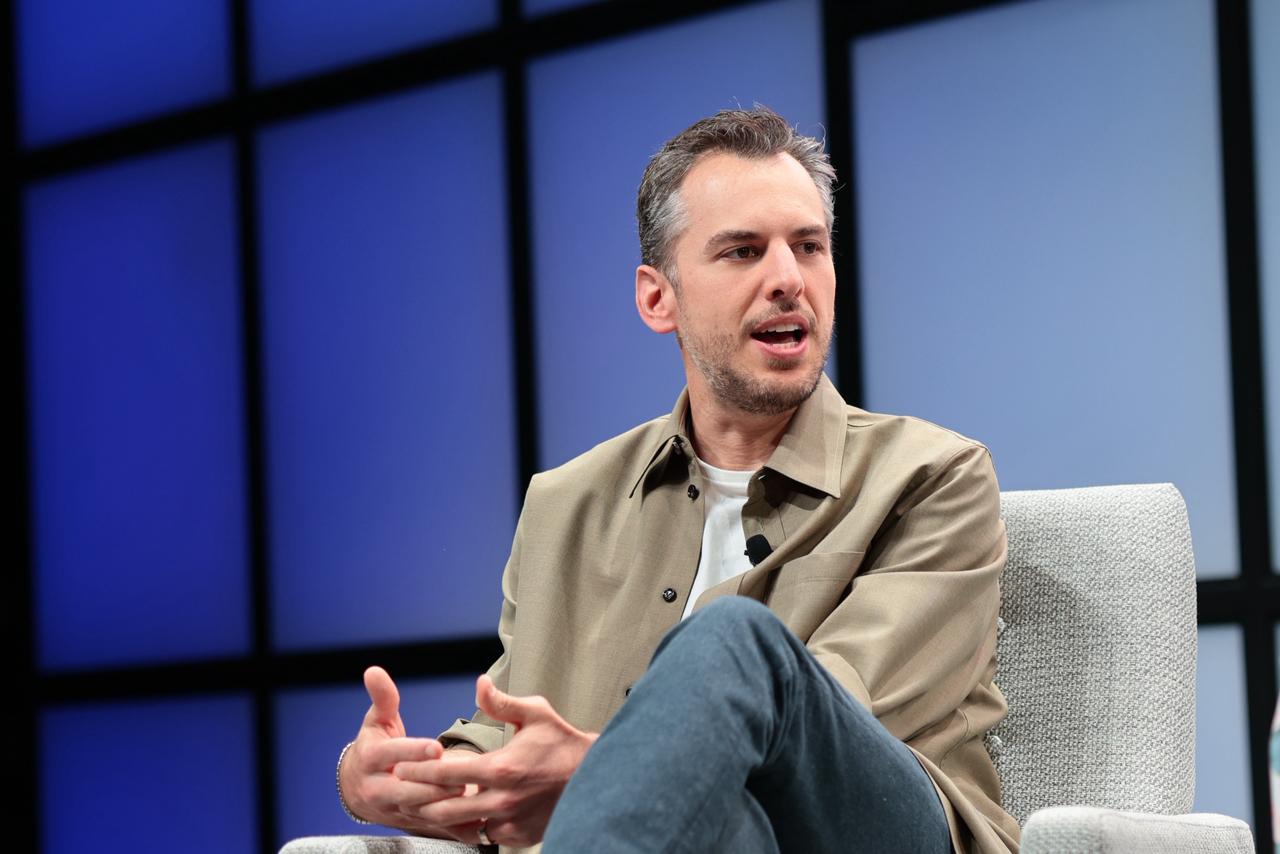 IA reduz barreiras e amplia alcance de startups brasileiras, diz executivo da Anthropic