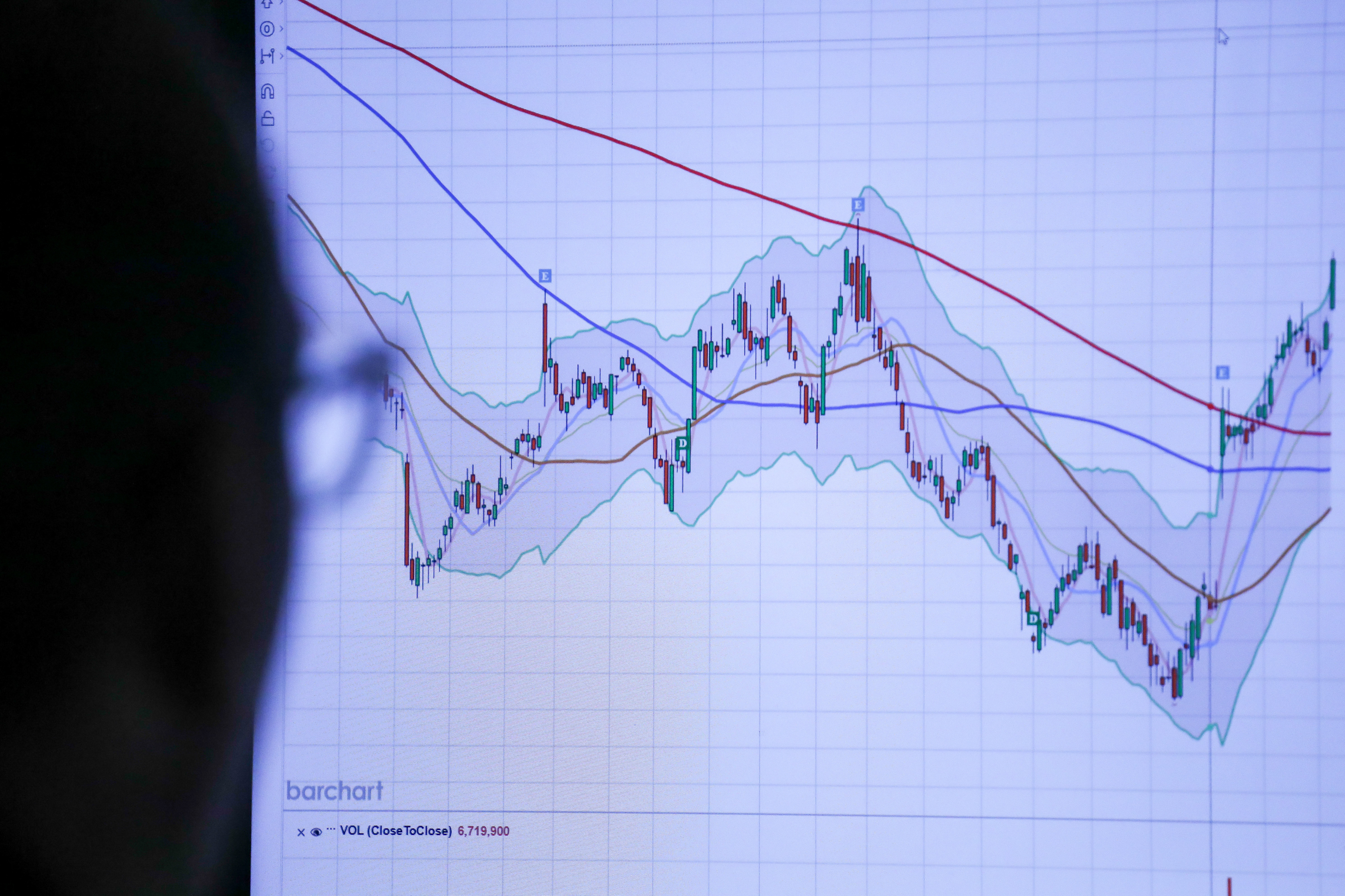 Bonos de empresas con grado de inversión quedan rezagados frente a las acciones en 2026