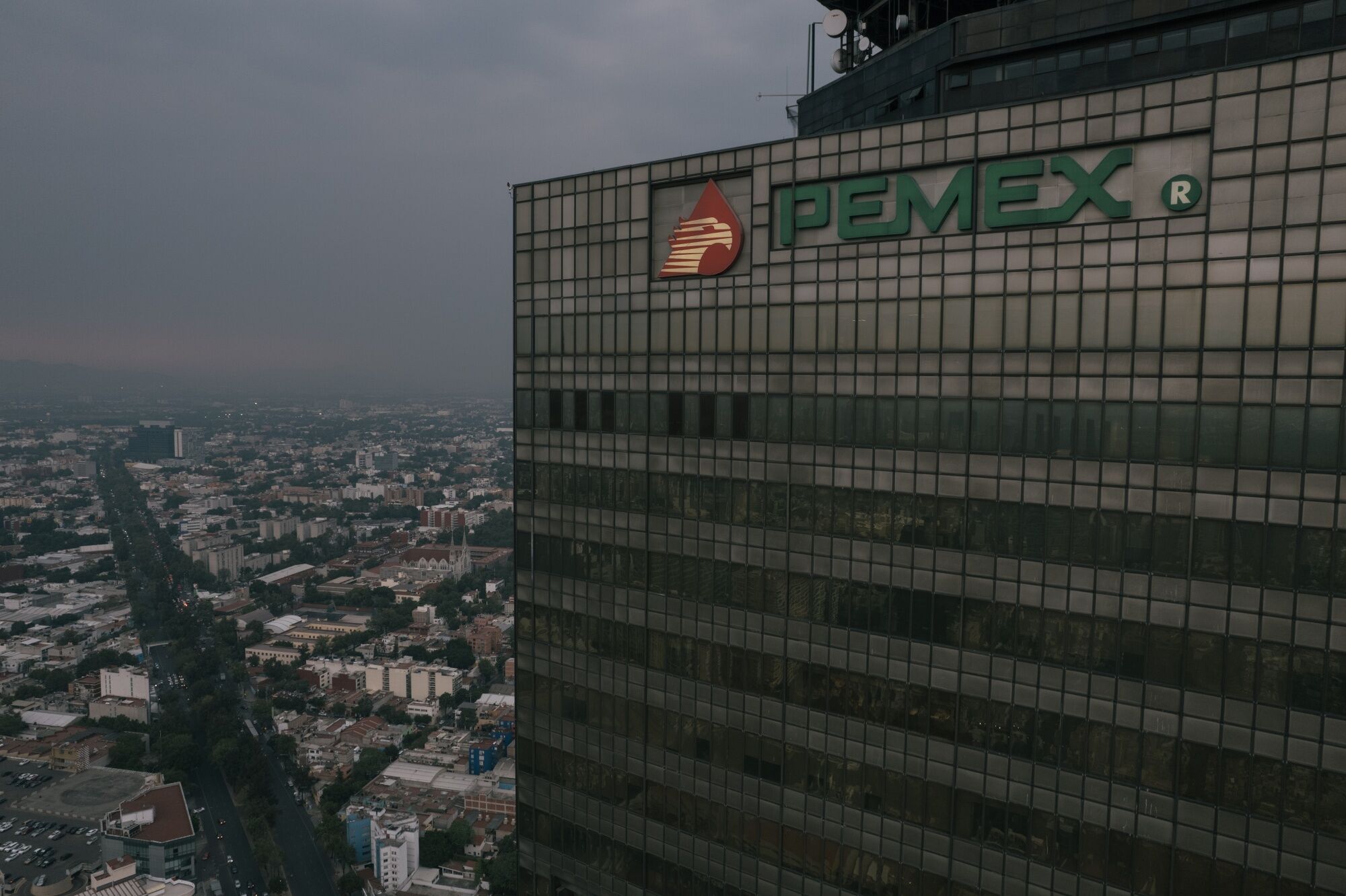 El mercado duda que el apoyo multimillonario del Gobierno a Pemex termine en 2026