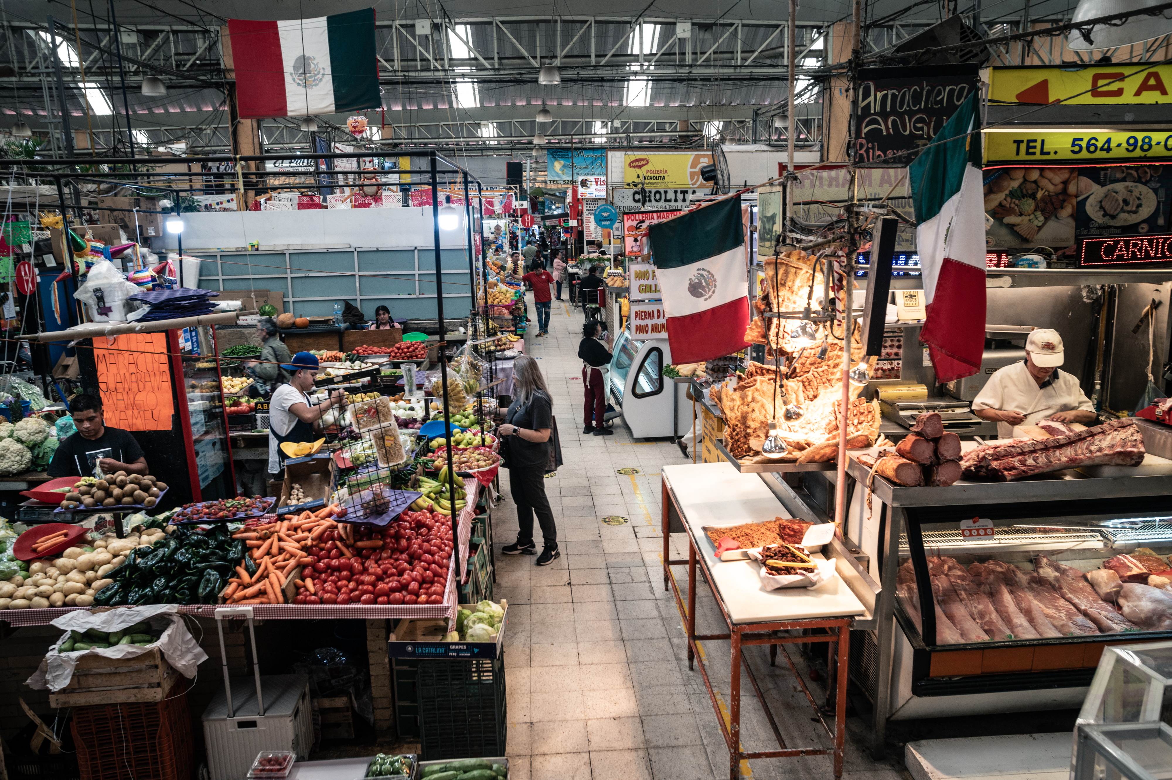 Inflación en México desacelera a 4,45% en abril antes de decisión clave de Banxico