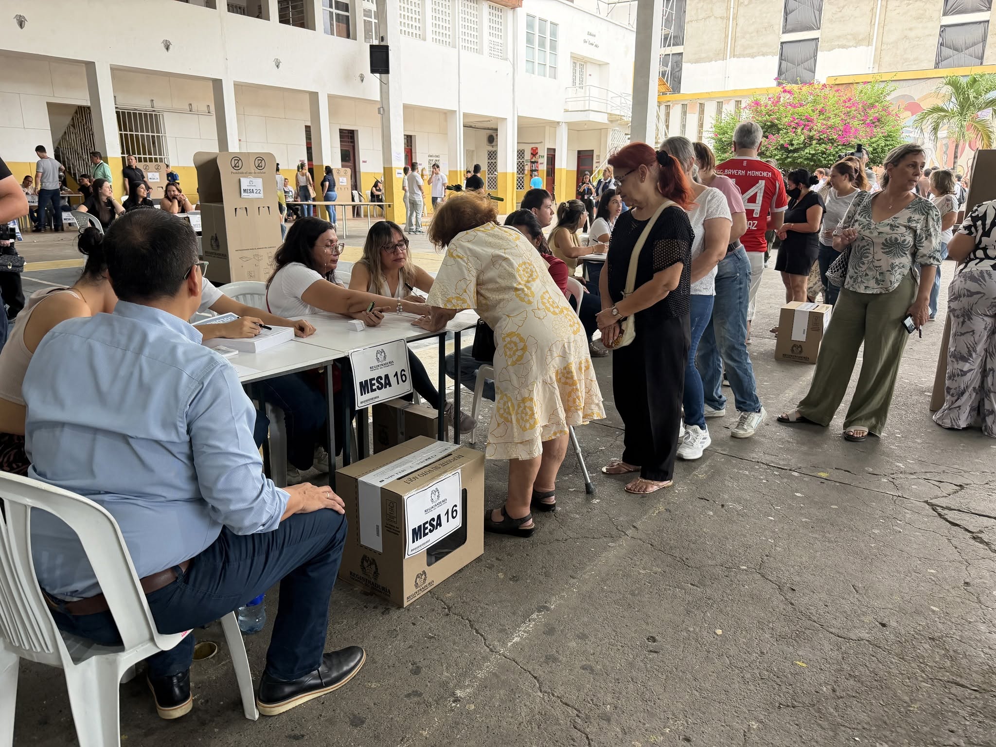 La multa si decide no asistir como jurado de votación en segunda vuelta este domingo en Colombia