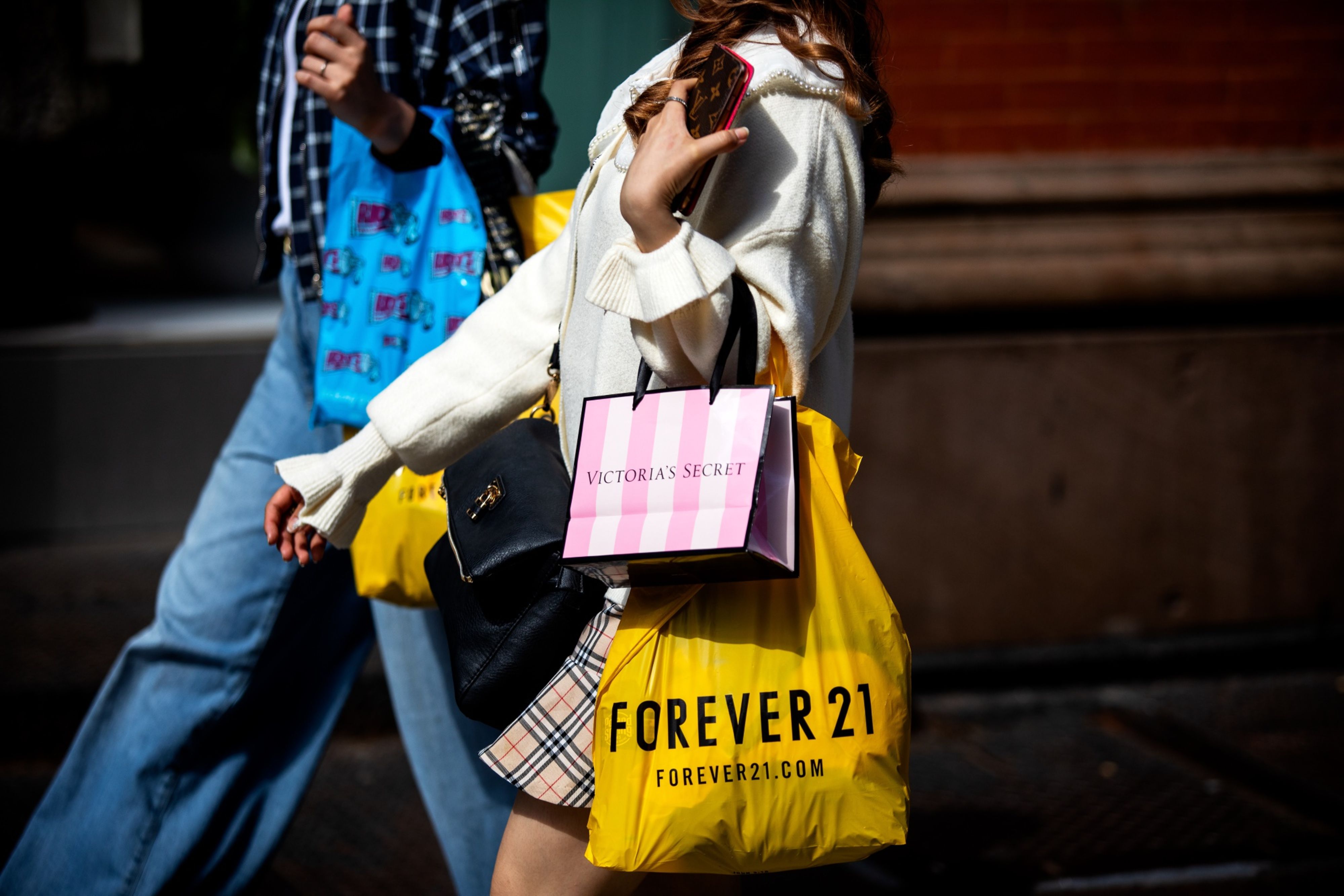 Forever 21 vai fechar 11 lojas no Brasil por falta de acordo com shoppings