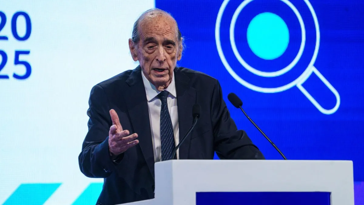 Arriazu anticipa el tipo de cambio en el que Caputo y Bausili acumularían dólares en el BCRA Arriazu anticipa el tipo de cambio en el que Caputo y Bausili acumularían dólares en el BCRA