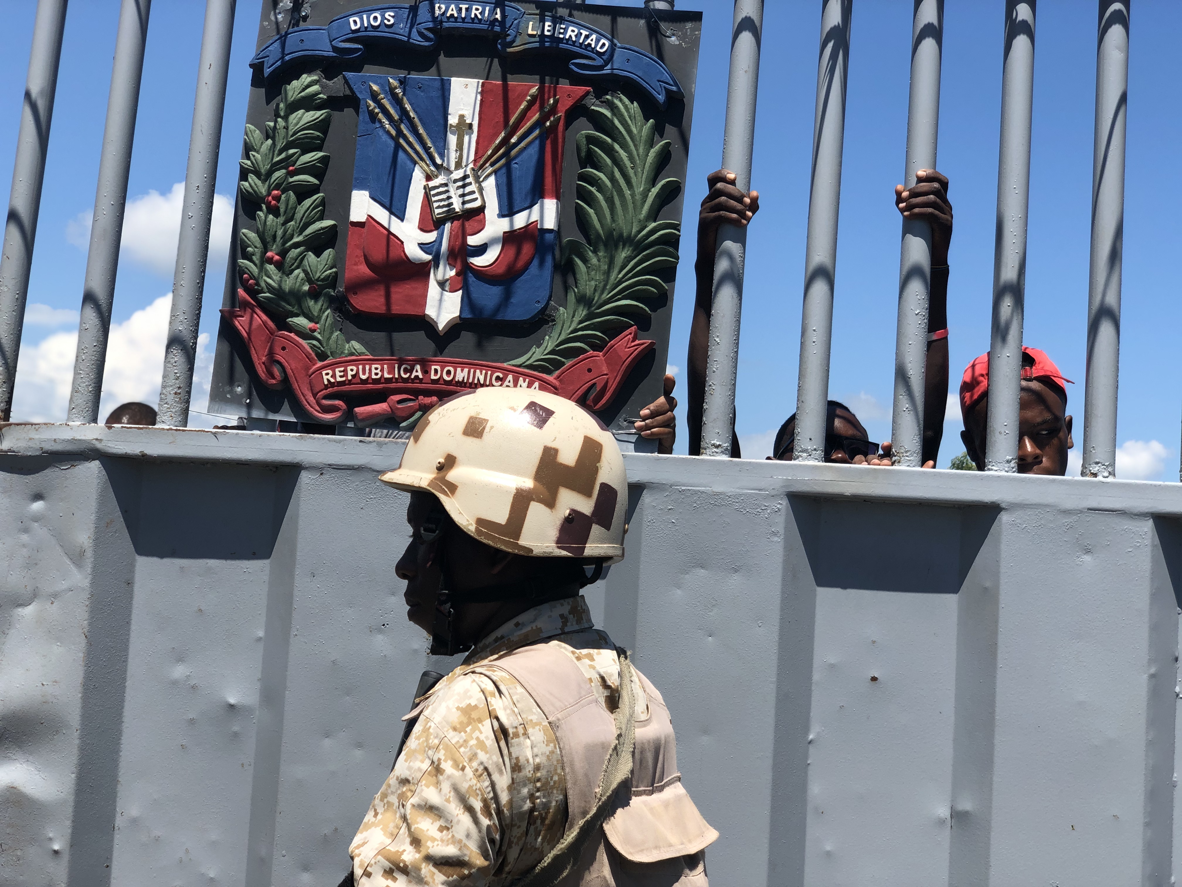 Perseo flotante Consejos Controvertido muro separará próspera República Dominicana y empobrecido  Haití