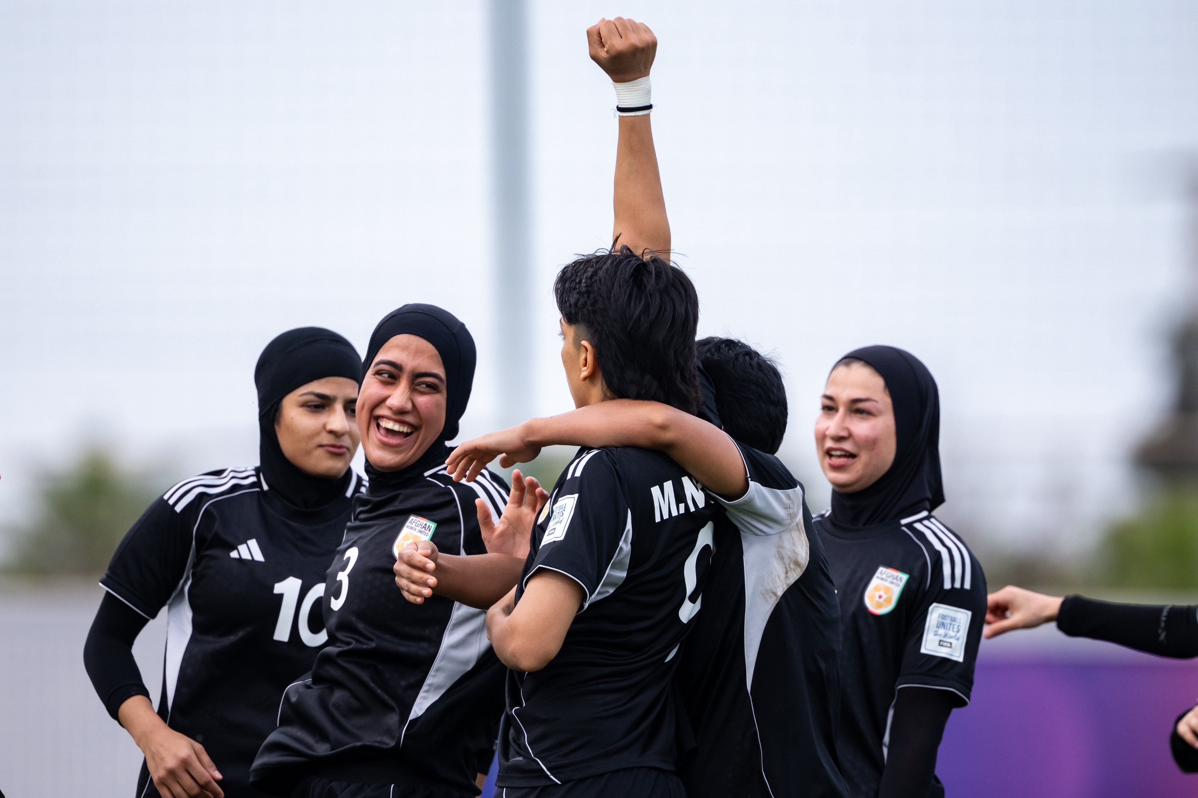 FIFA permitirá a mujeres de Afganistán jugar en torneos oficiales, pese a los talibanes