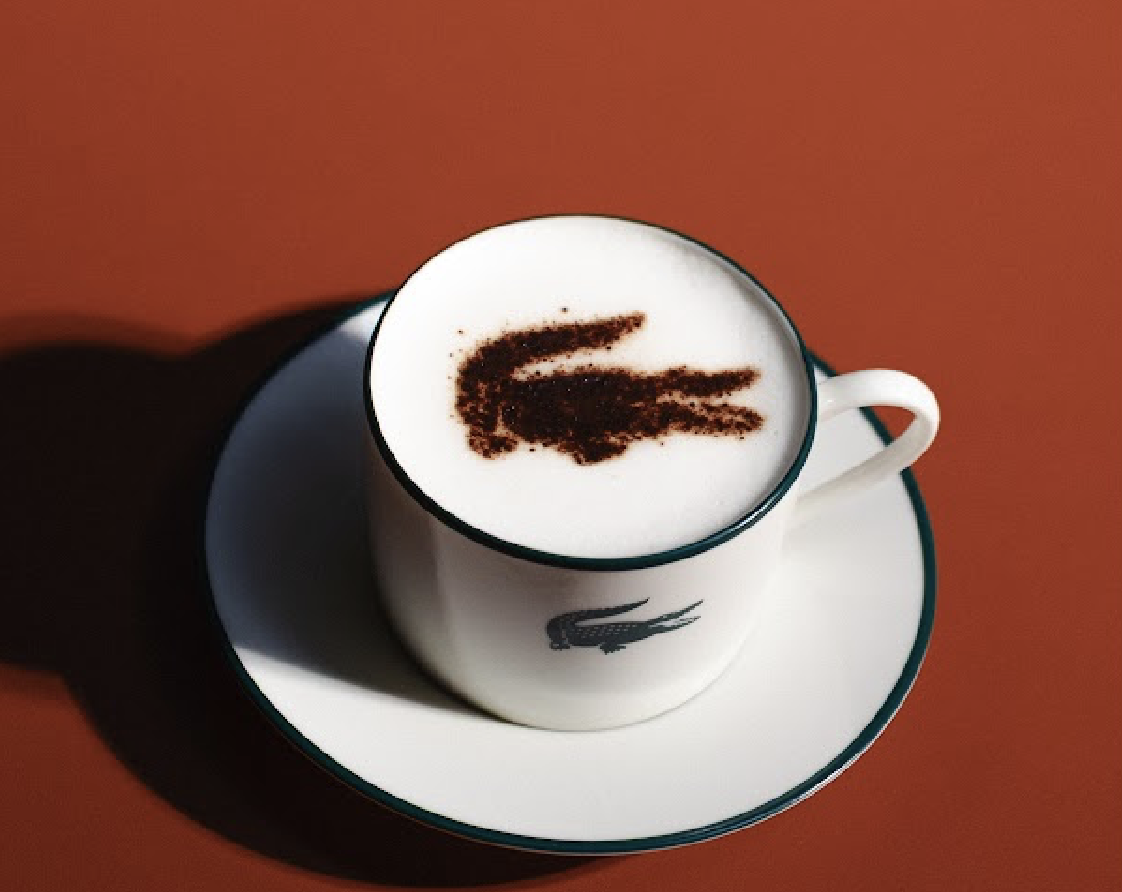 Lacoste estreia cafeteria conceito em São Paulo para expandir a marca além da moda Lacoste estreia cafeteria conceito em São Paulo para expandir a marca além da moda