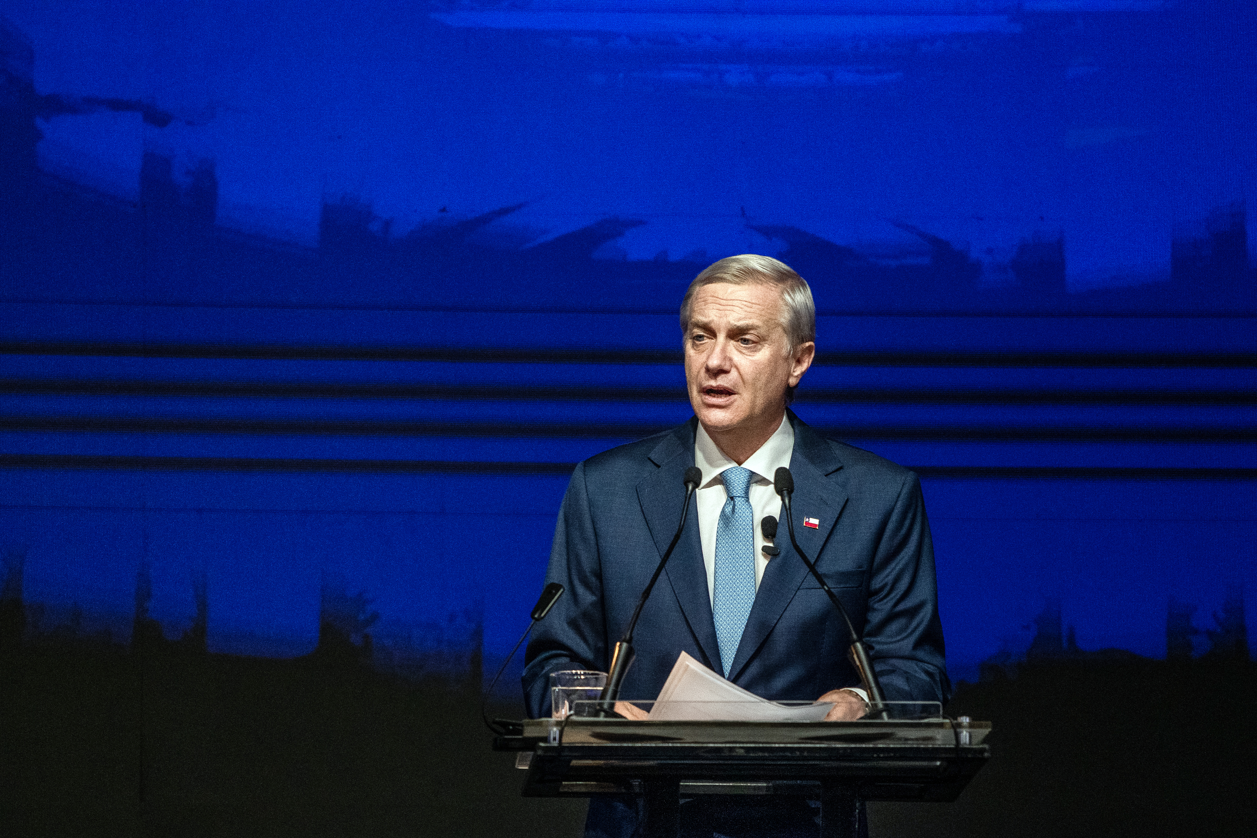 Fitch advierte que Kast tendrá dificultades para ajustar las cuentas fiscales de Chile