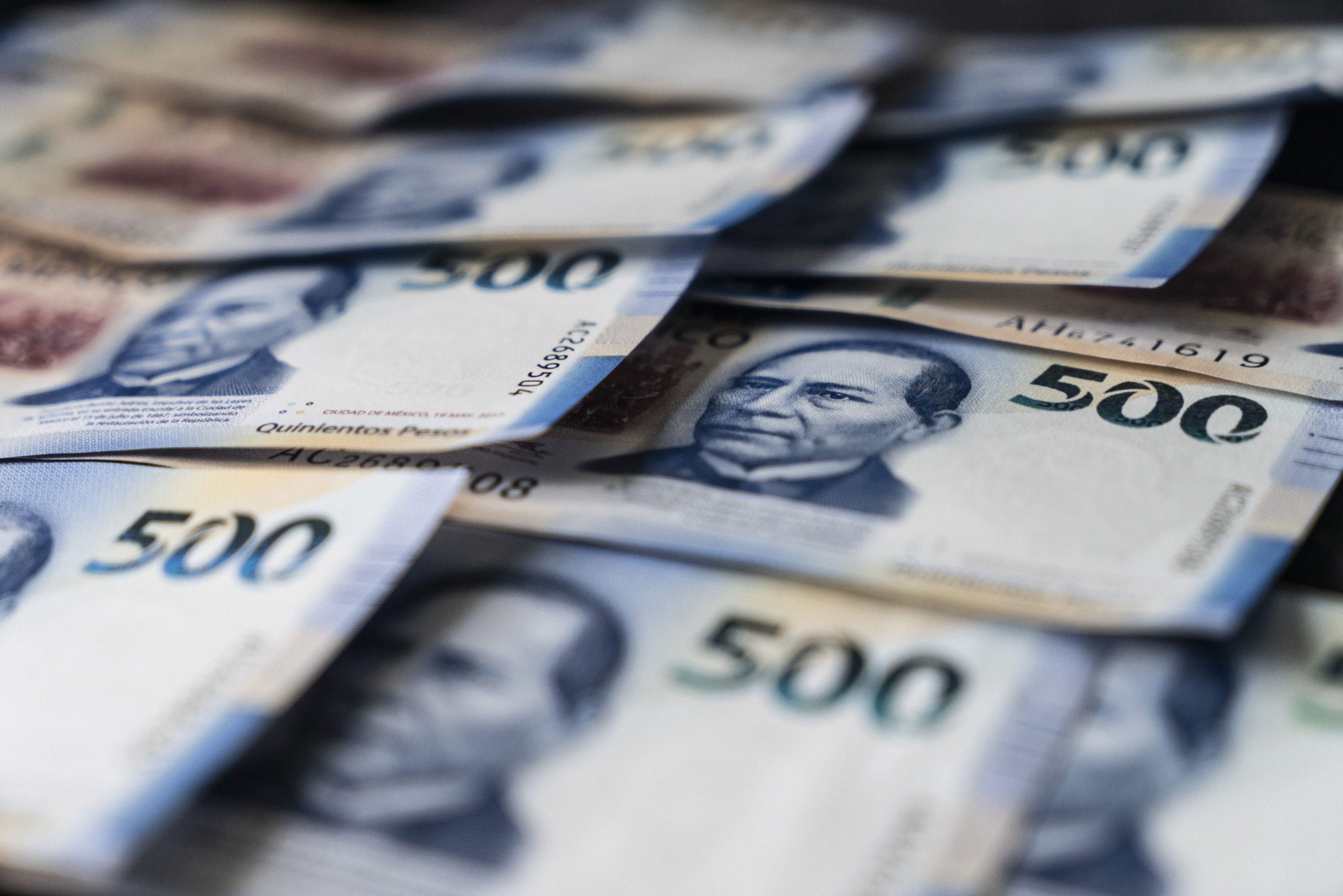 Il peso messicano rompe $ 18 per dollaro, ma esce dai primi cinque …