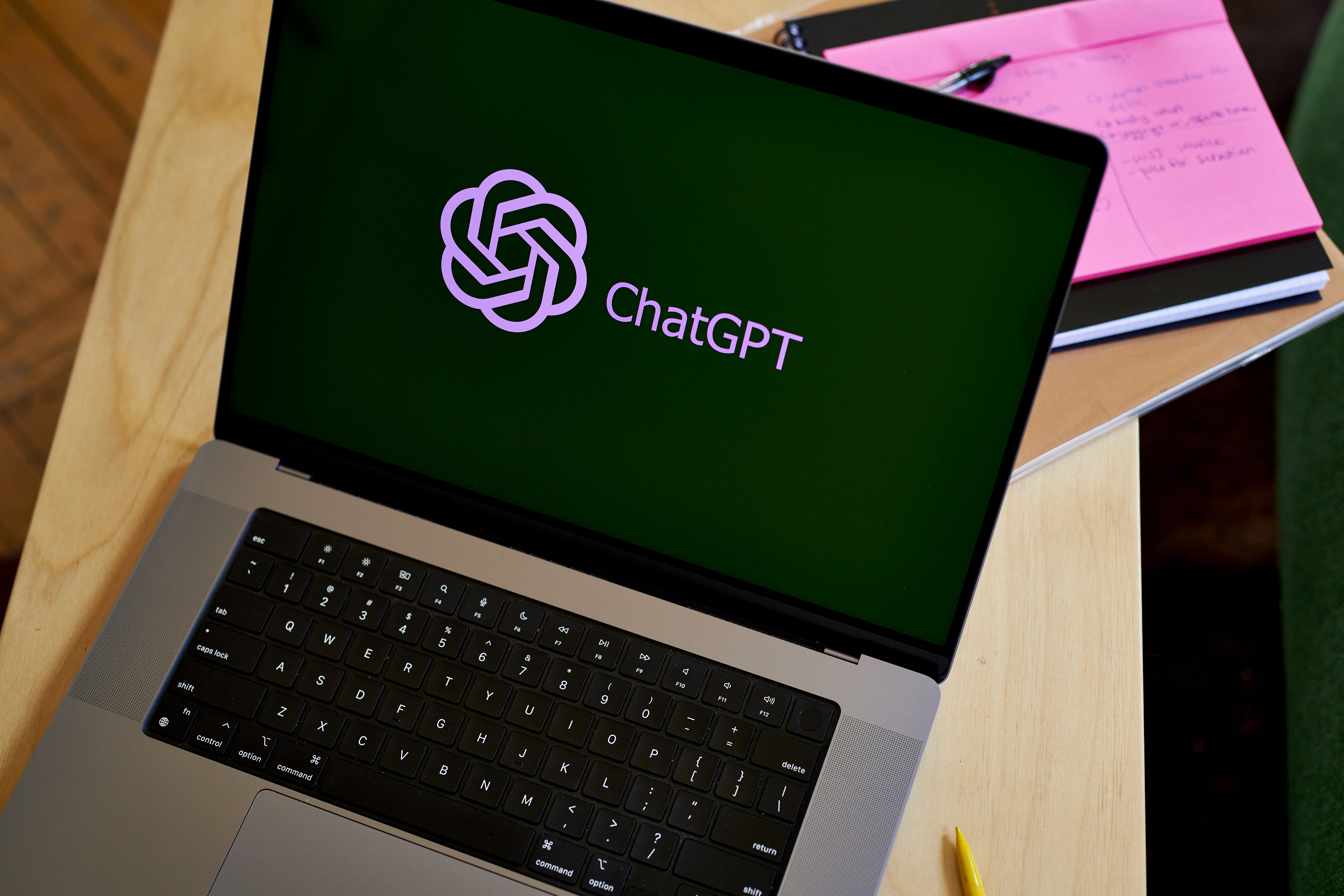 ChatGPT convierte dibujos en imágenes con Sketch: cómo usarlo paso a paso desde el celular