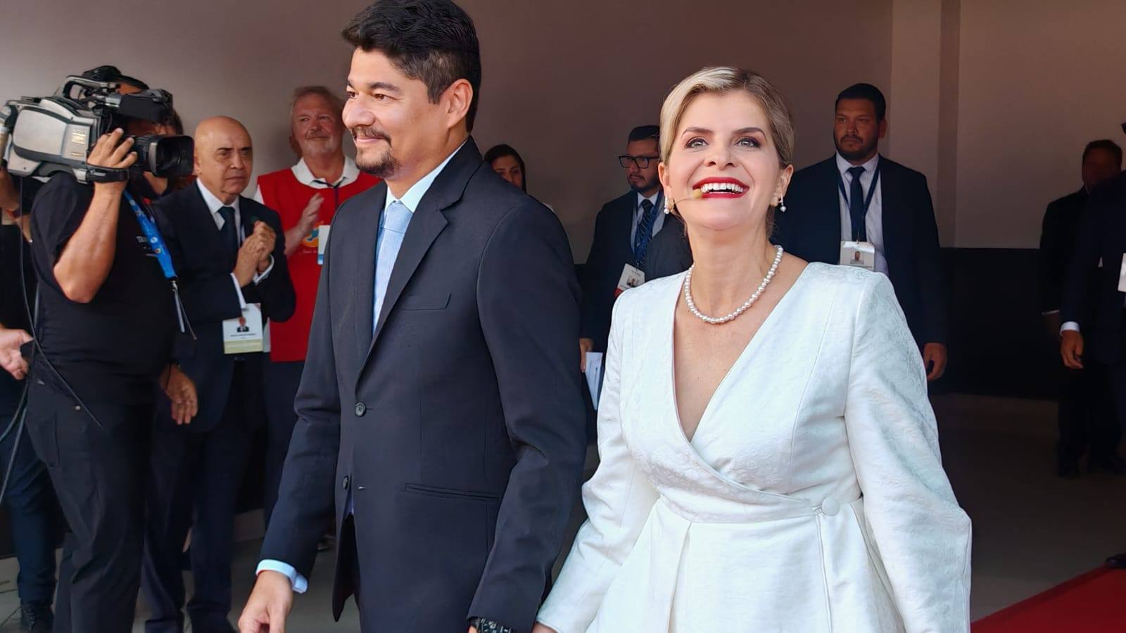 Con promesas de “mano dura” al crimen: así asume Laura Fernández la presidencia de Costa Rica