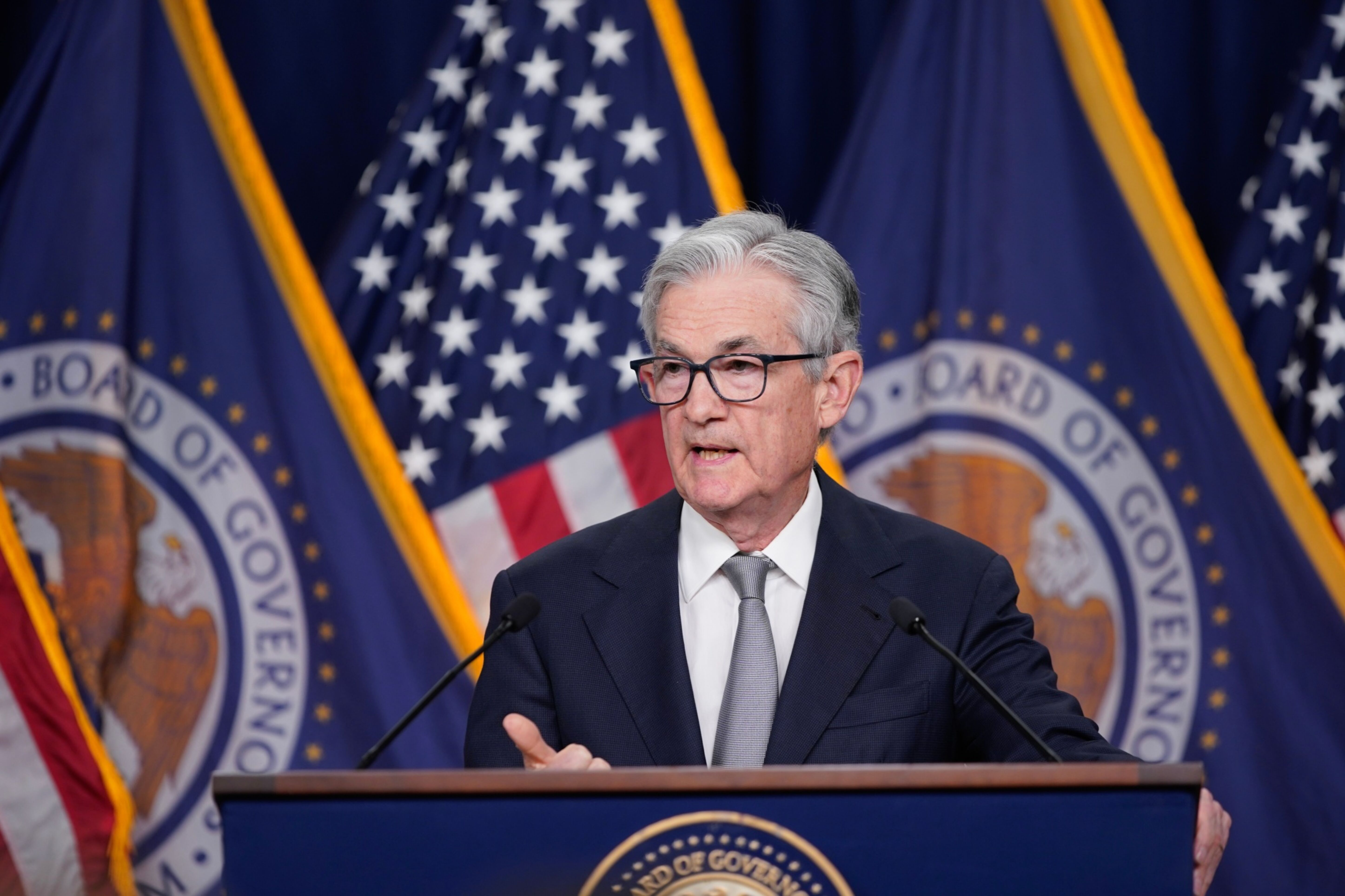 Powell esorta gli economisti della Fed a essere flessibili riguardo…