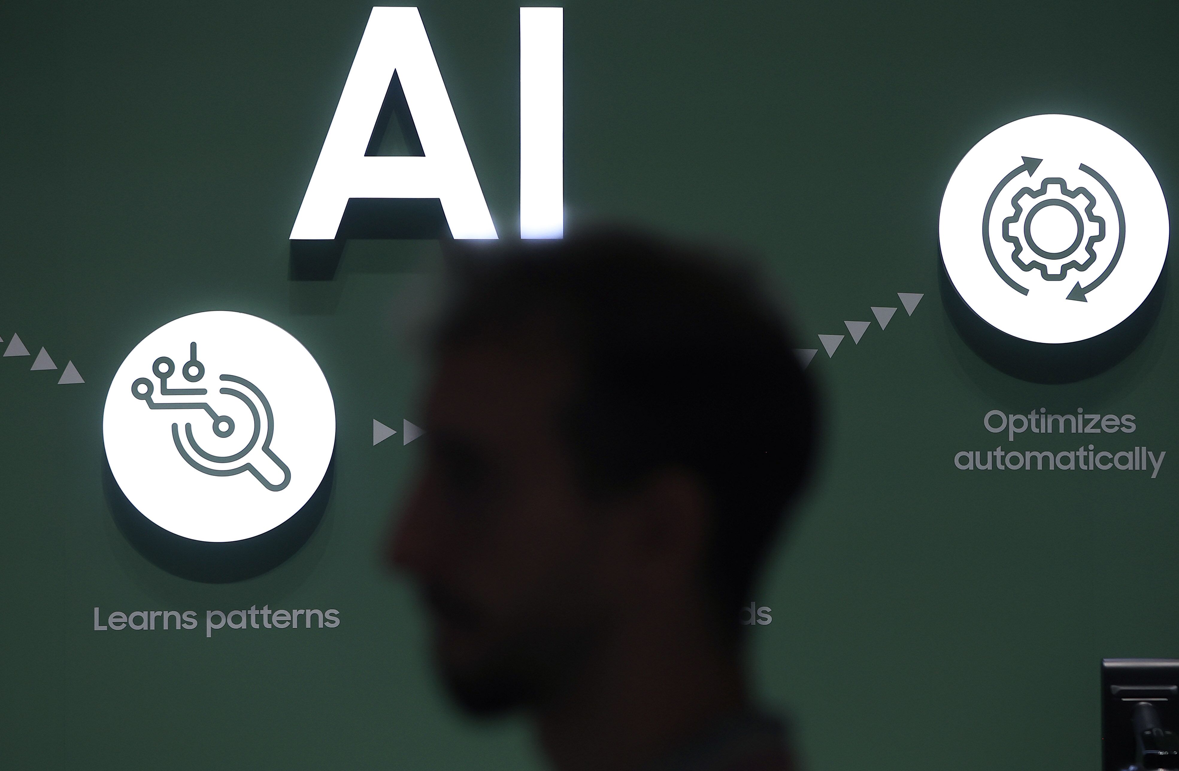 The G-20 expands the debate on the risks of AI and studies…
