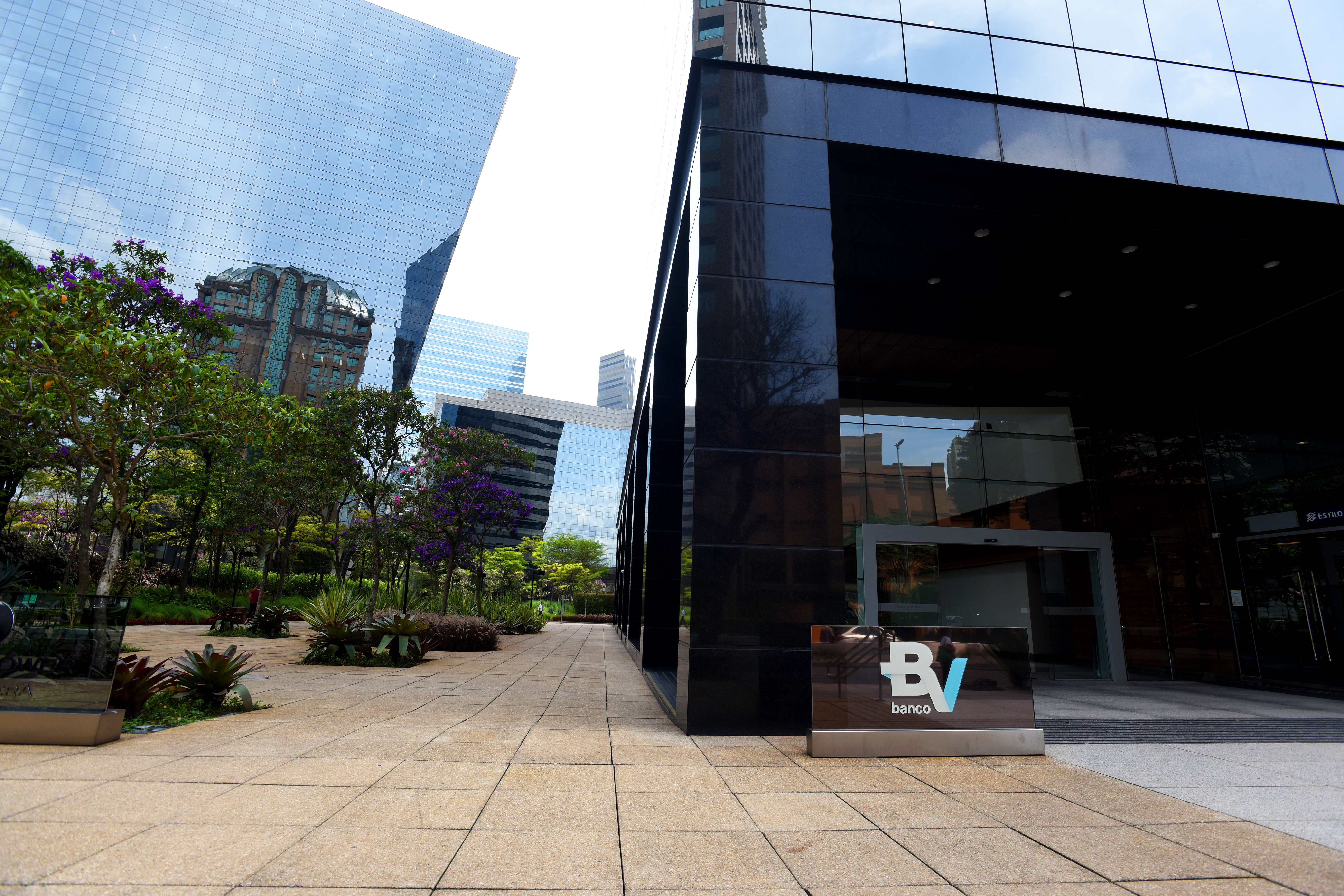 Maior escala e diversificação: como o BV enfrenta o cenário de juros elevados Maior escala e diversificação: como o BV enfrenta o cenário de juros elevados