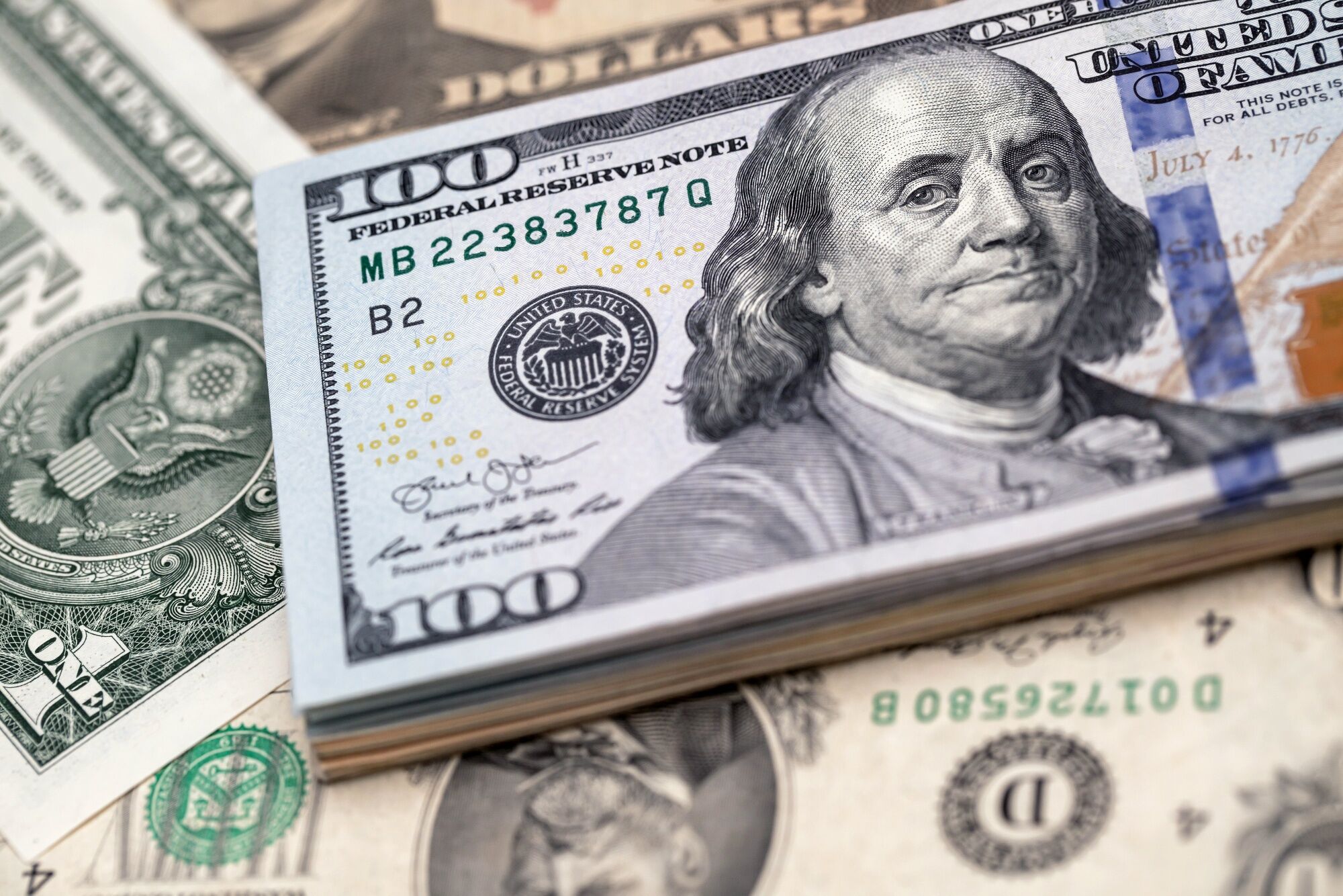 Las dos caras del dólar barato en Colombia: balance de ganadores y perdedores Las dos caras del dólar barato en Colombia: balance de ganadores y perdedores