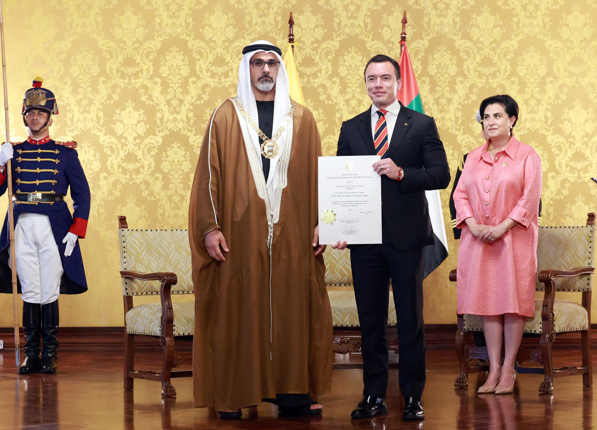 Ecuador y EAU firman acuerdo económico mientras aumenta tensión en el Medio Oriente