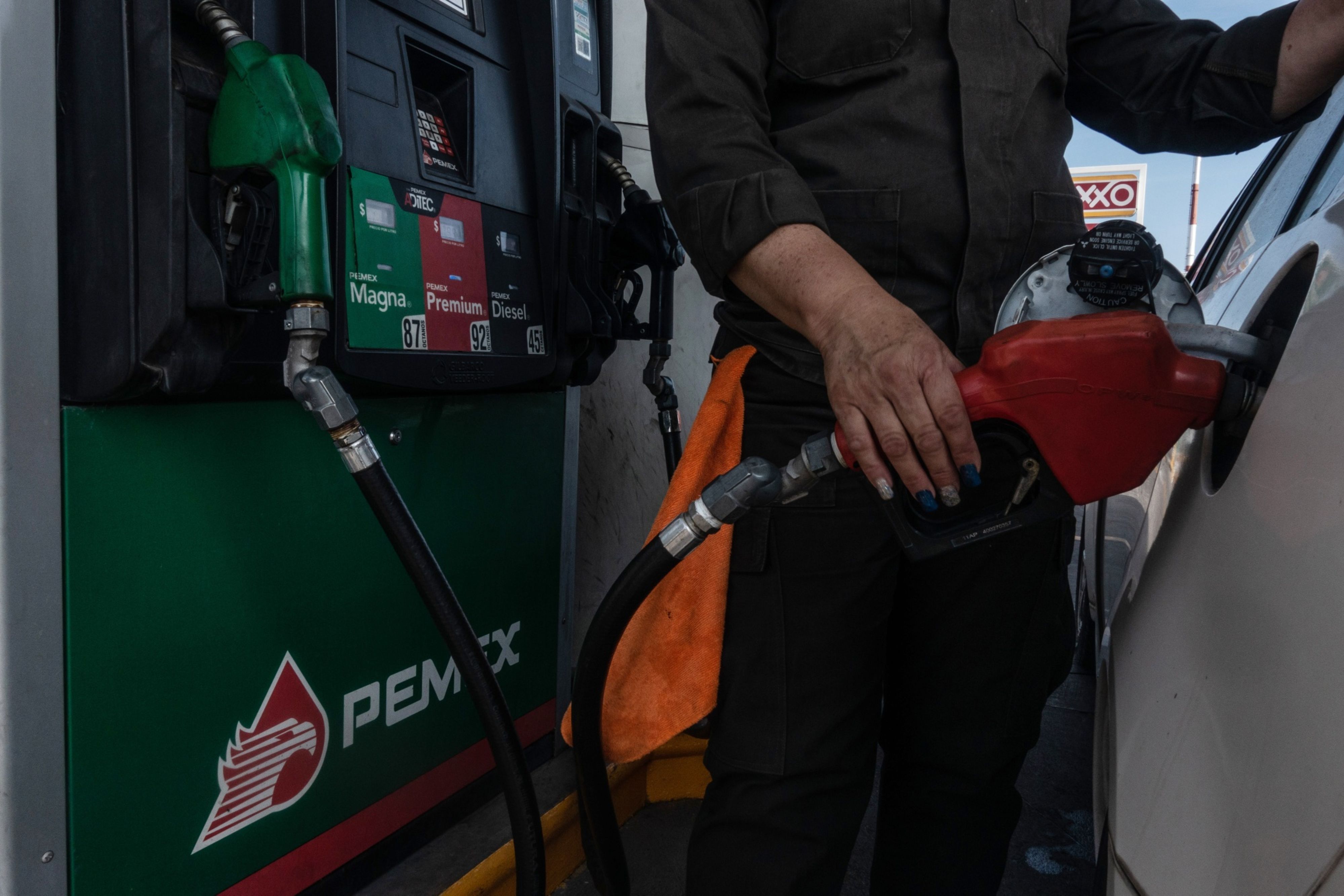 Ingresos de México caen 6,4% en abril por subsidios a gasolinas y menos ISR Ingresos de México caen 6,4% en abril por subsidios a gasolinas y menos ISR