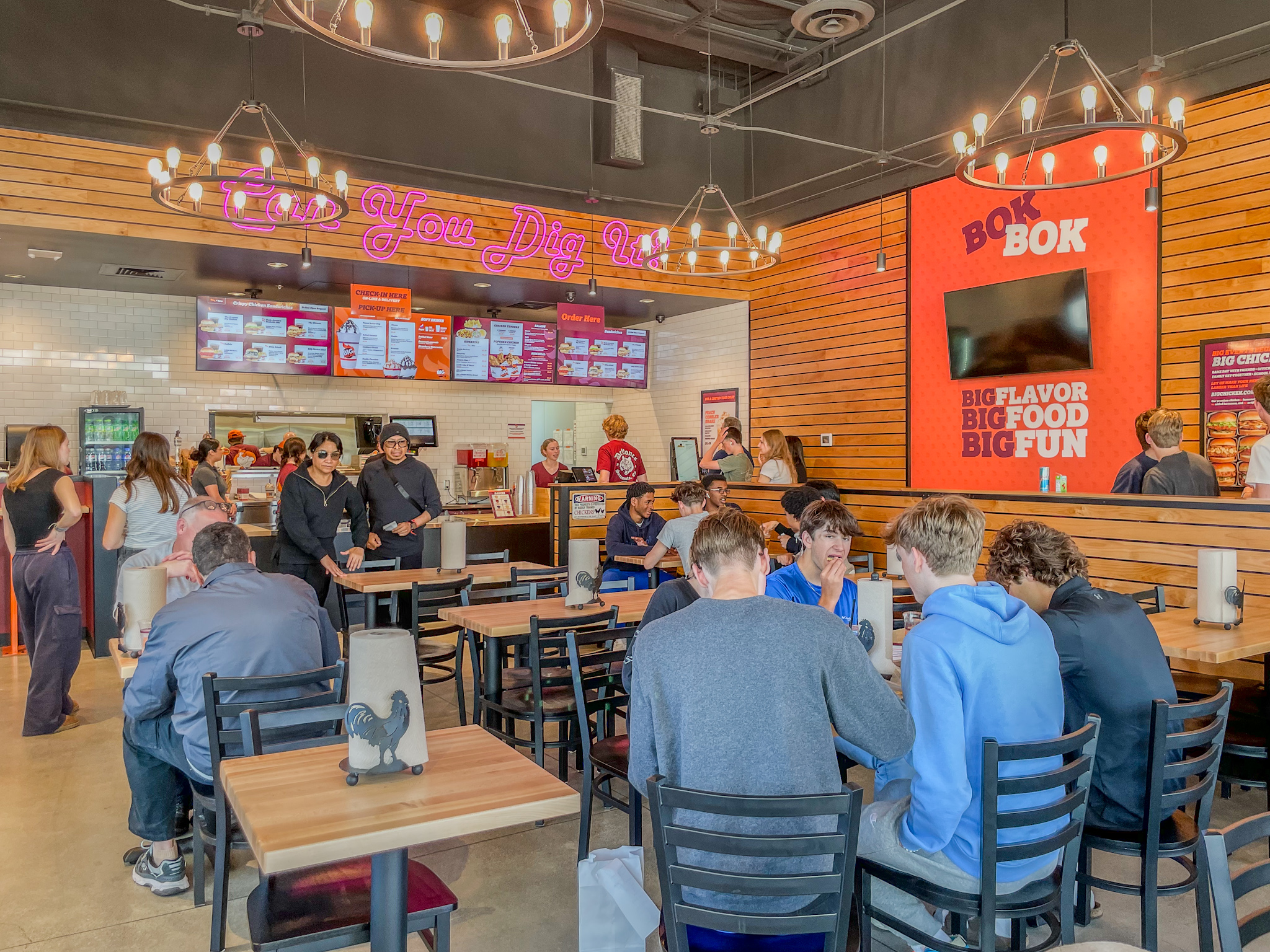 Shaquille O’Neal conquista Honduras: el plan para llevar su Big Chicken a toda la región