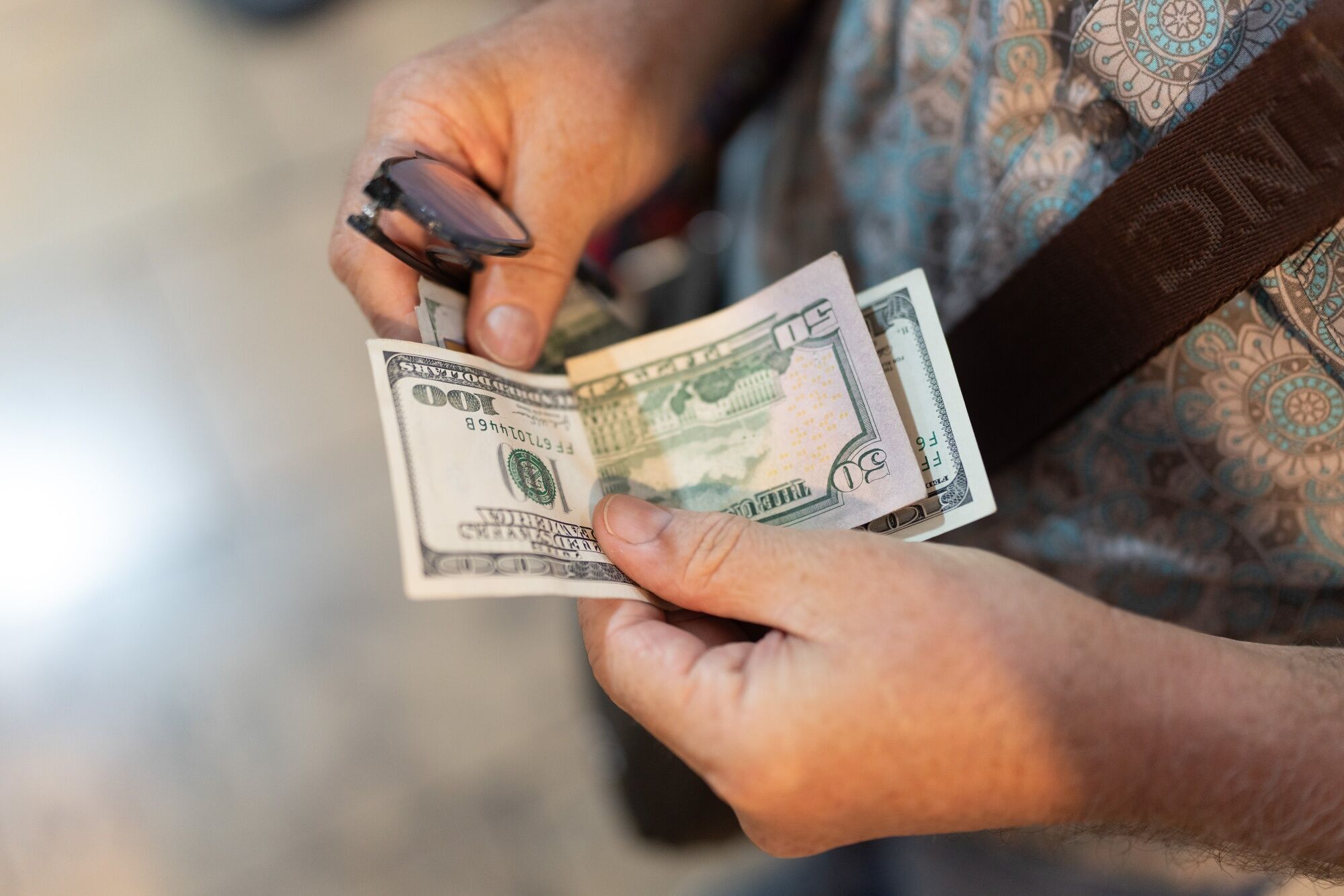El aguinaldo en El Salvador se podrá pagar desde el 1 de octubre y hasta US$1.500 quedan exentos de renta El aguinaldo en El Salvador se podrá pagar desde el 1 de octubre y hasta US$1.500 quedan exentos de renta