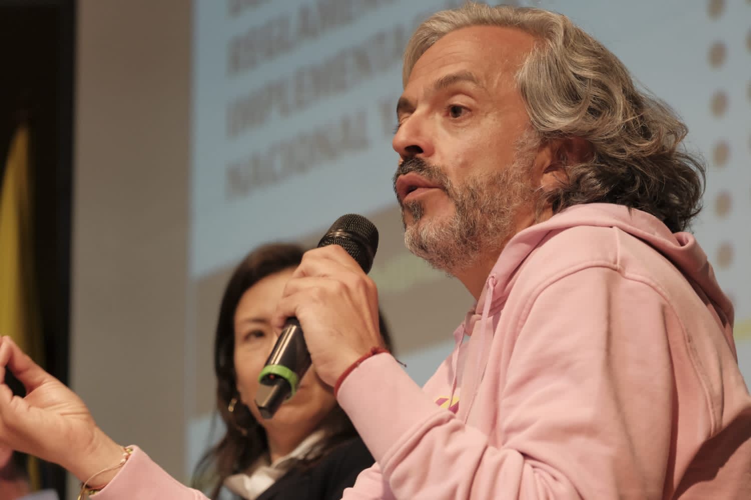 Quién es y qué ha hecho Juan Daniel Oviedo, fórmula vicepresidencial de Paloma Valencia