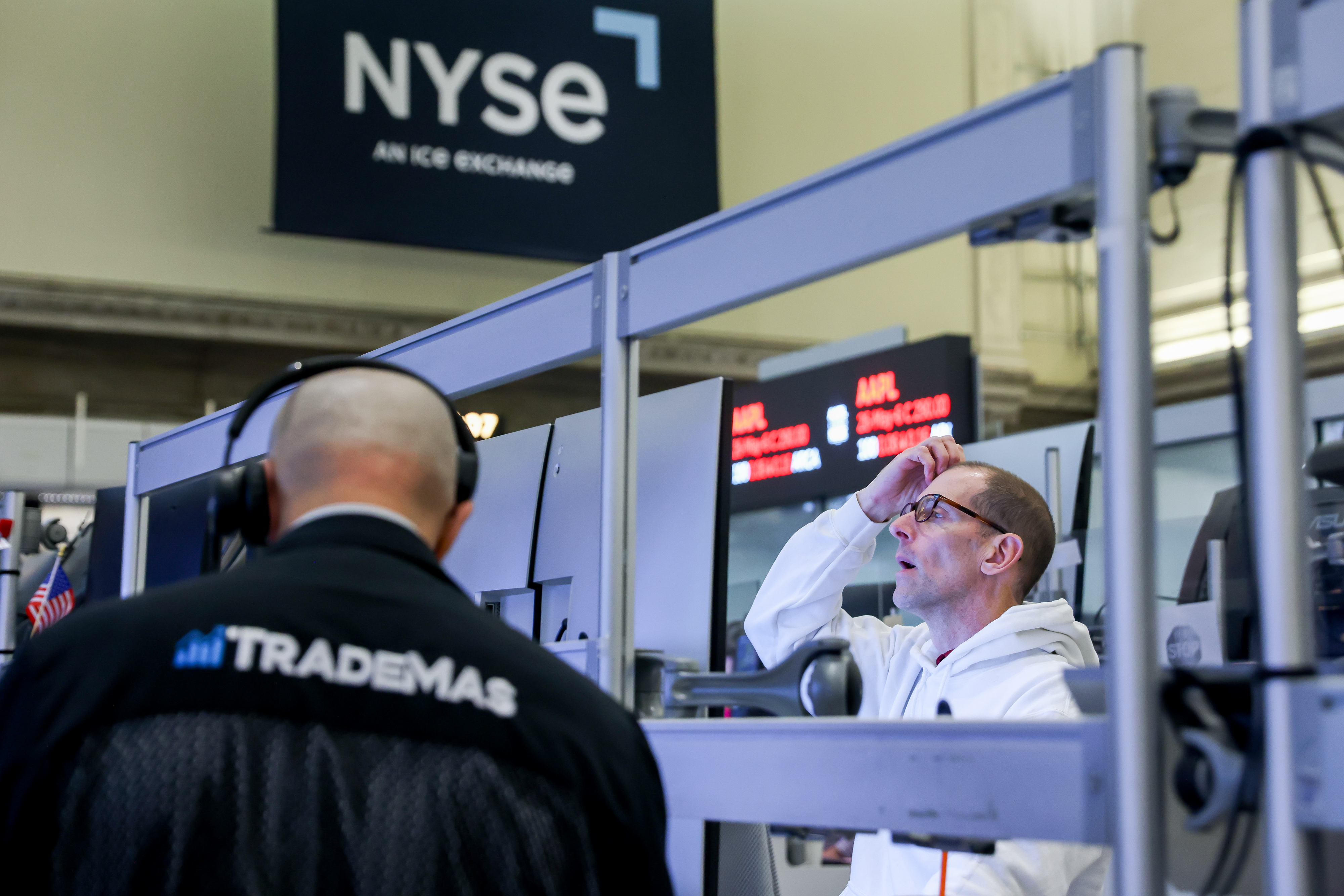 S&P 500 avanza pese a nuevas tensiones en el estrecho de Ormuz y repunte del petróleo