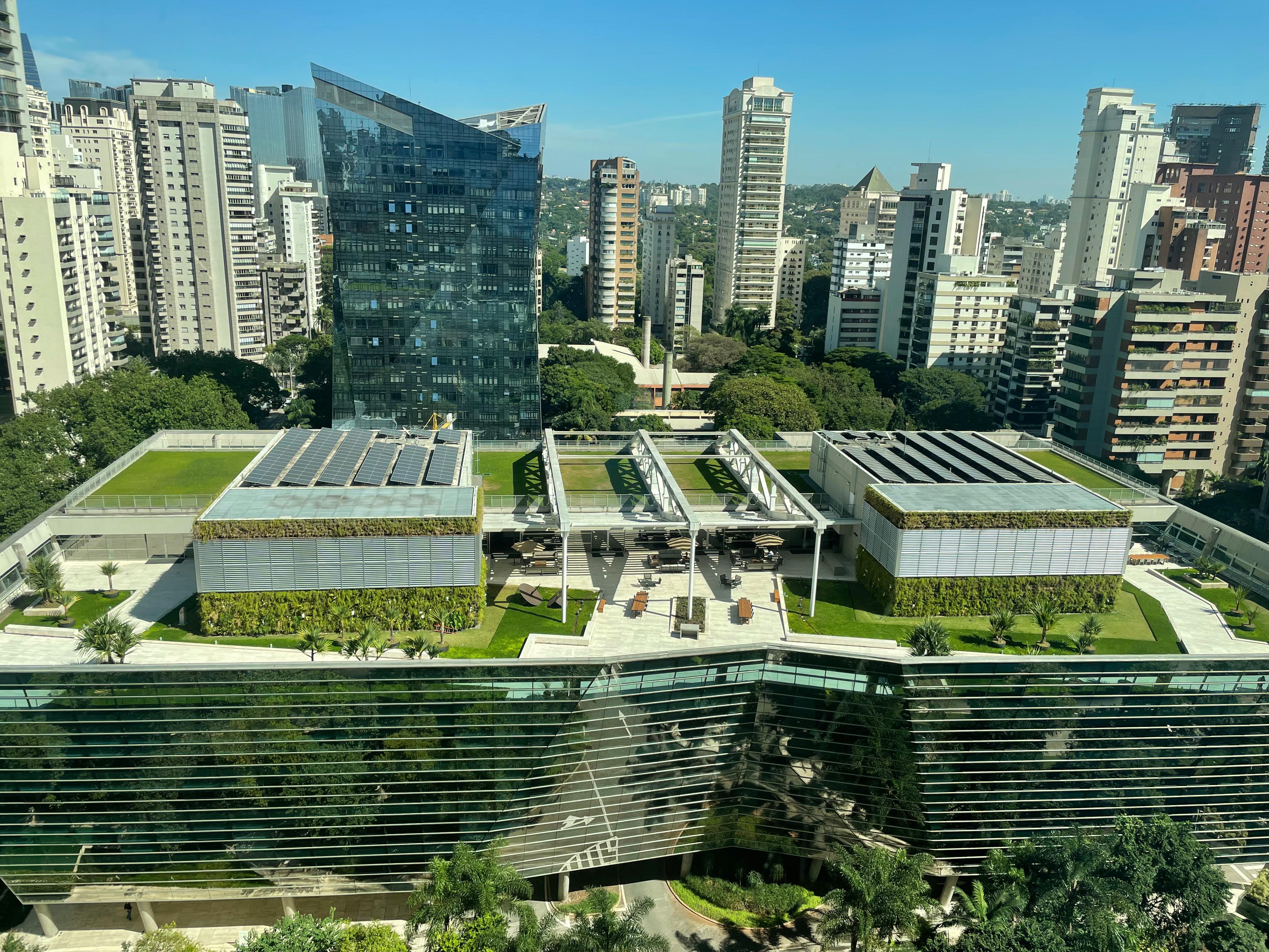 Itaú reforça retorno ao escritório com 3 dias presenciais por semana a partir de 2028