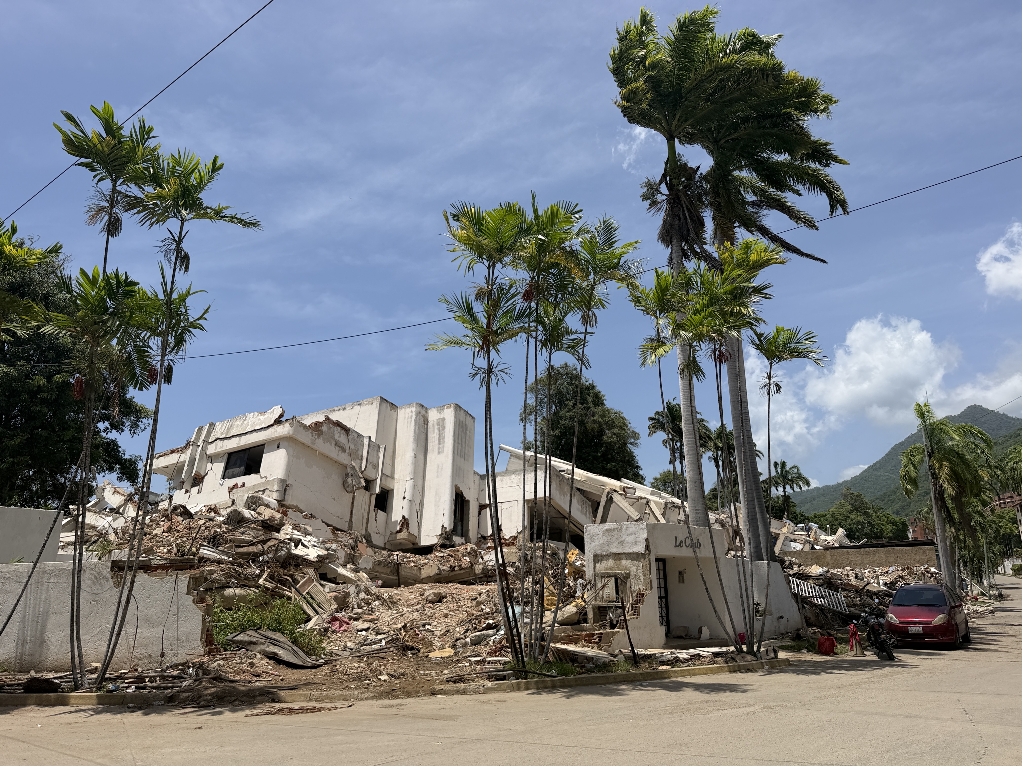 La zona cero, 24 días después del doblete sísmico en Venezuela, entre búsquedas y denuncias