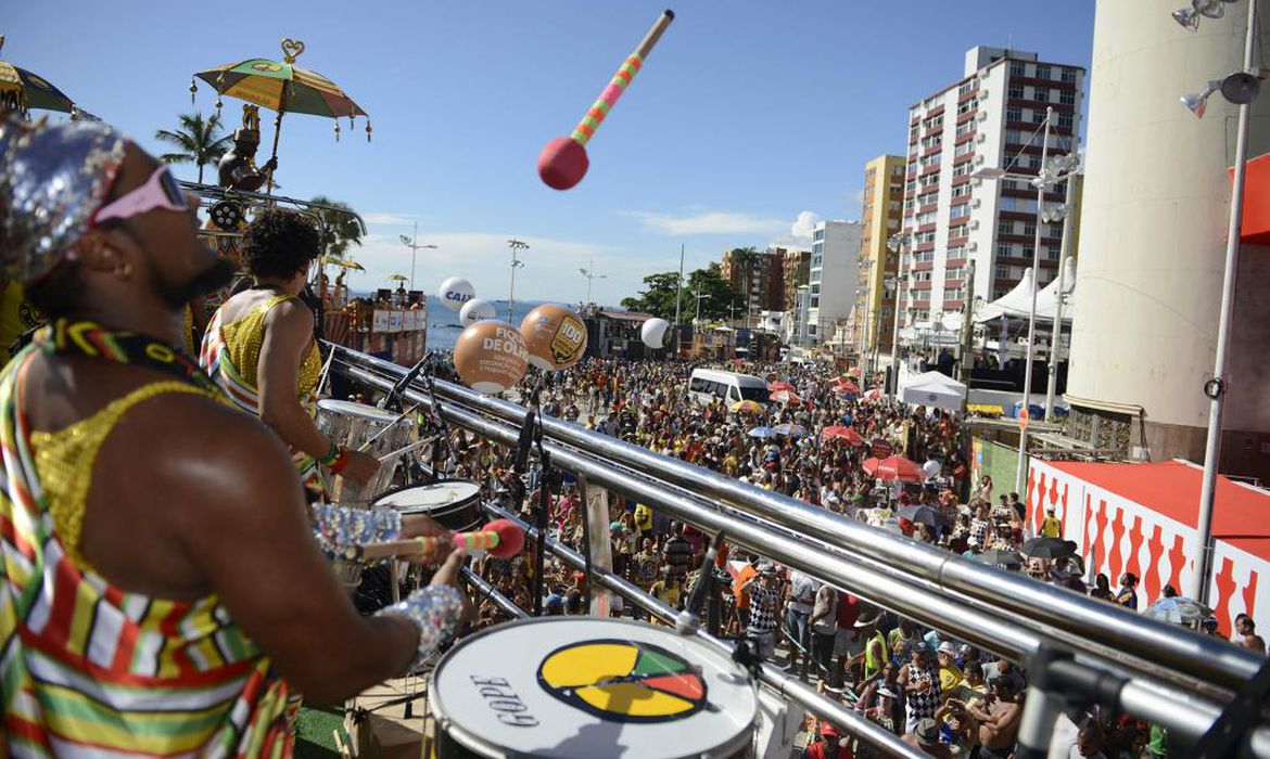 Carnaval de Salvador 2023: como os shows incentivam a economia da cidade