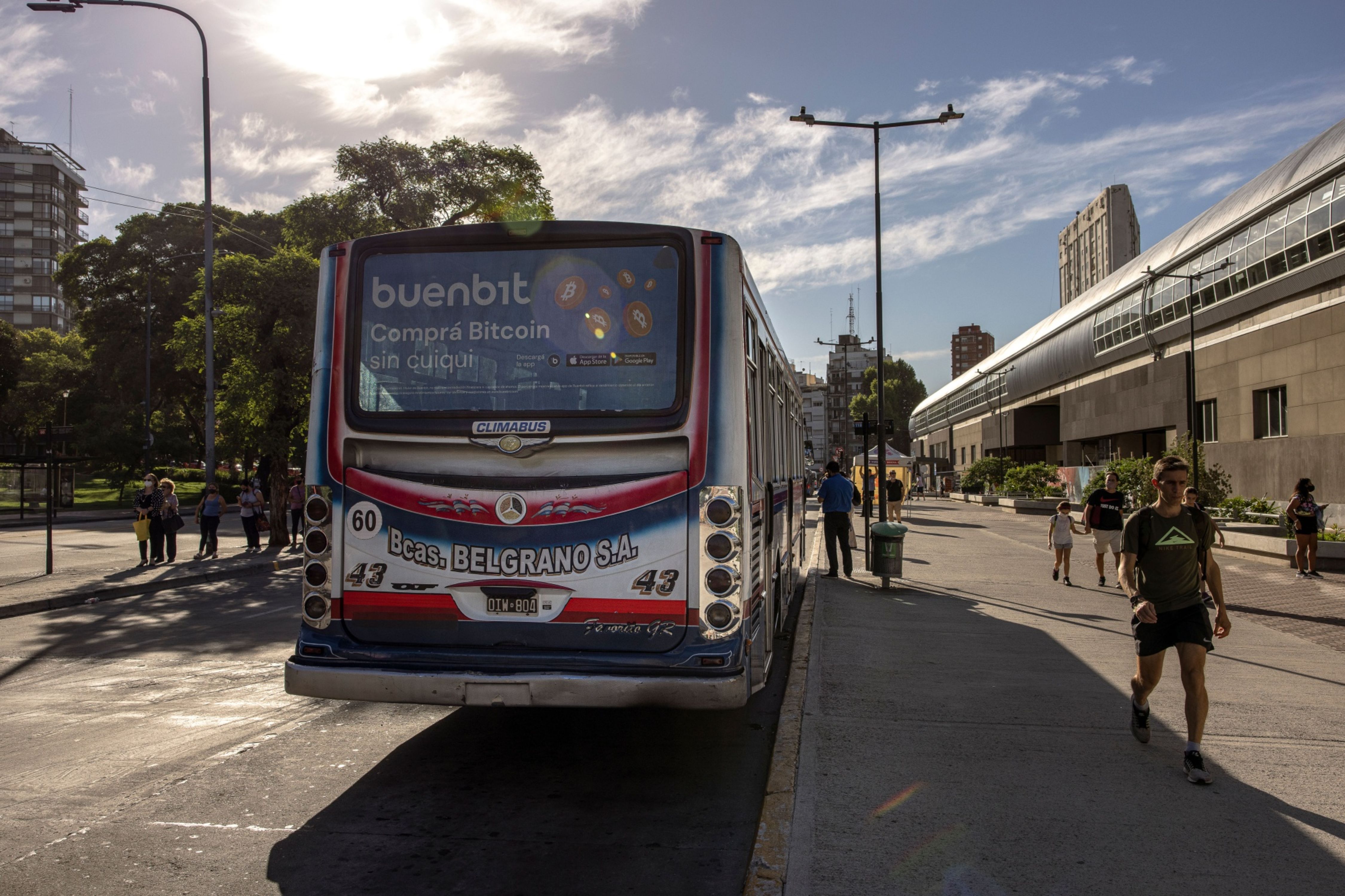 Cripto: ¿cuál es el contexto global que llevó a la argentina Buenbit a  despedir a 50% del personal?