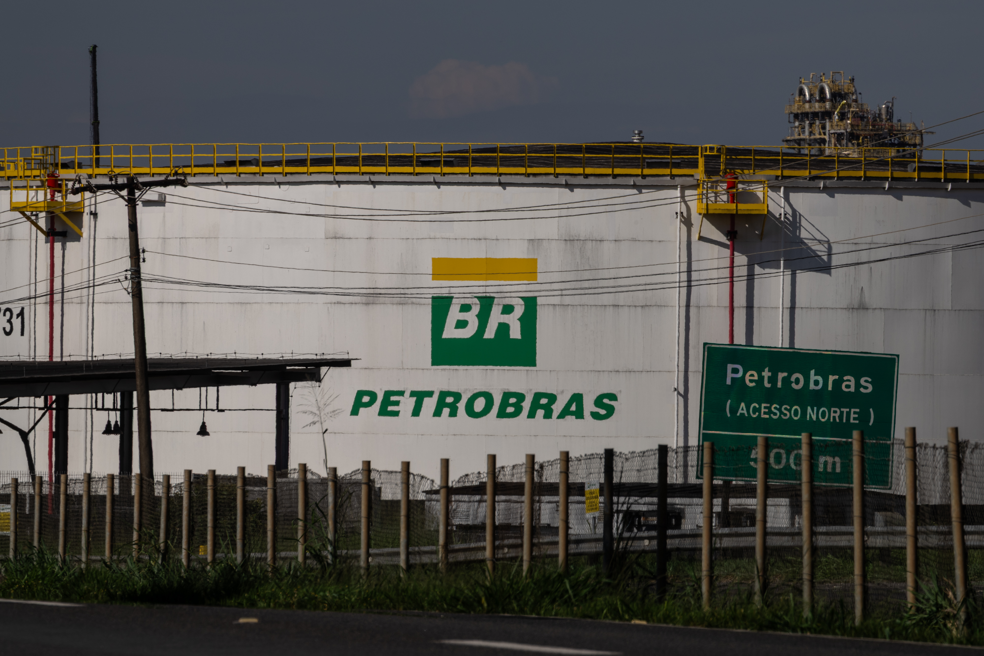 Ibovespa sobe 1% com impulso de Petrobras após alta do petróleo em meio à guerra no Irã