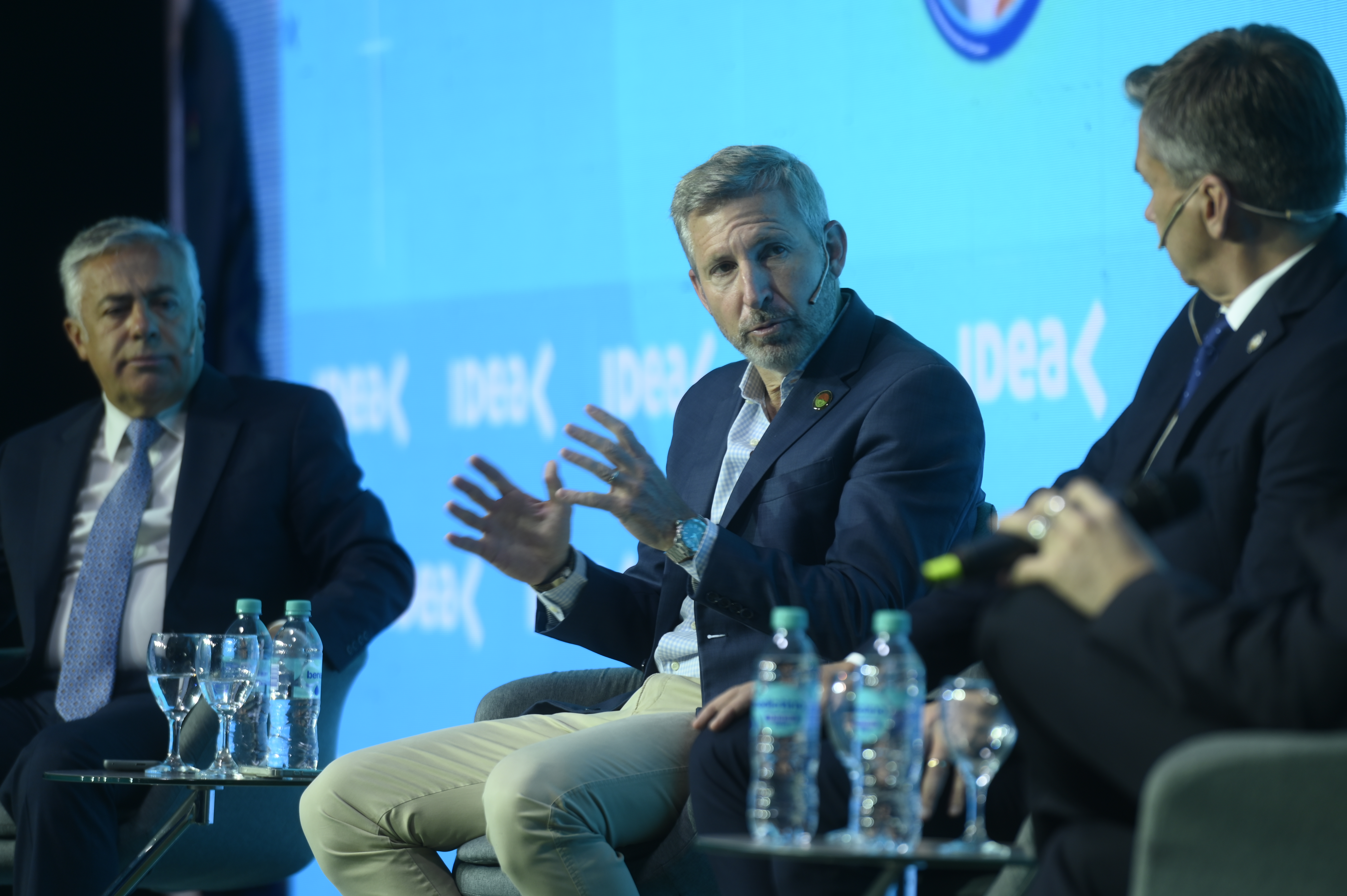 Entre Ríos tomó US$300 millones del mercado: qué hará con los dólares tras el caso Santa Fe