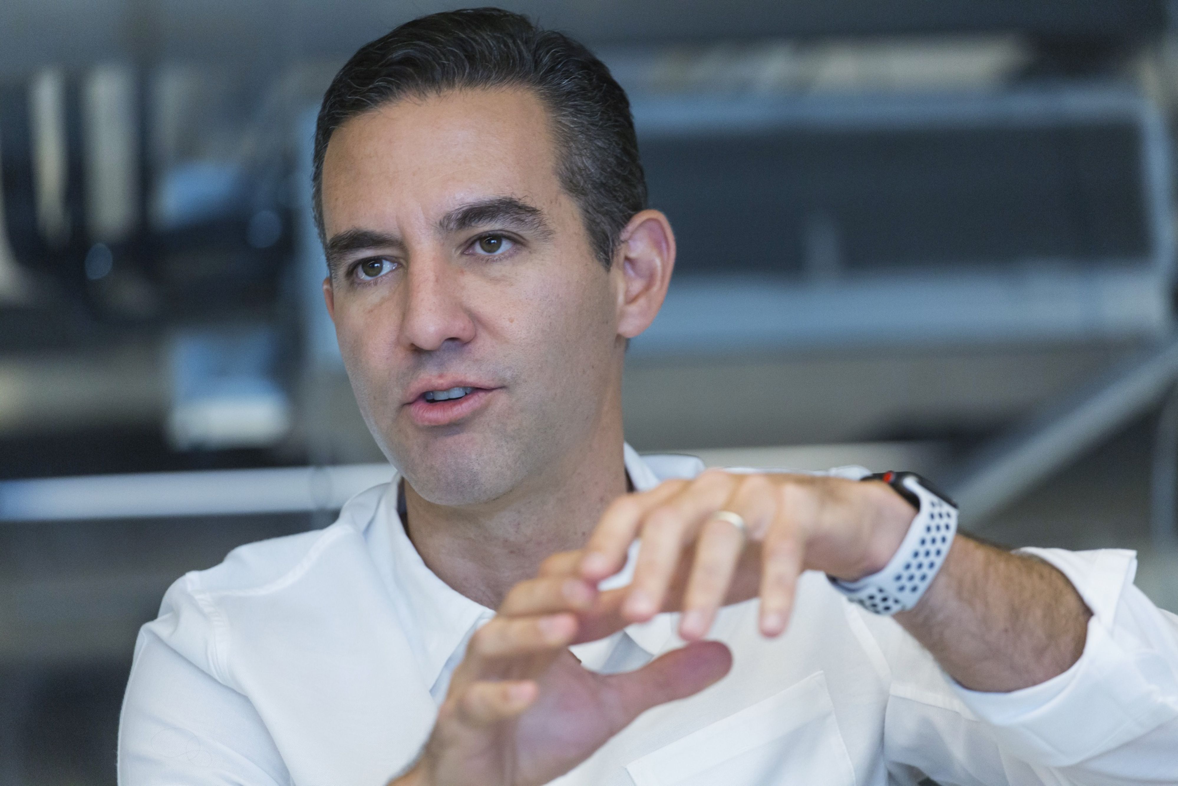 Por que o bilionário David Vélez não mora mais no Brasil? Por que o bilionário David Vélez não mora mais no Brasil?