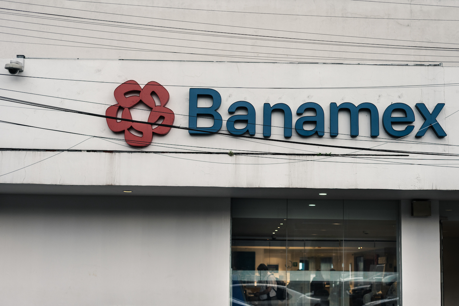 Banamex cambia de CEO y nombra a Edgardo del Rincón en medio de la venta del banco