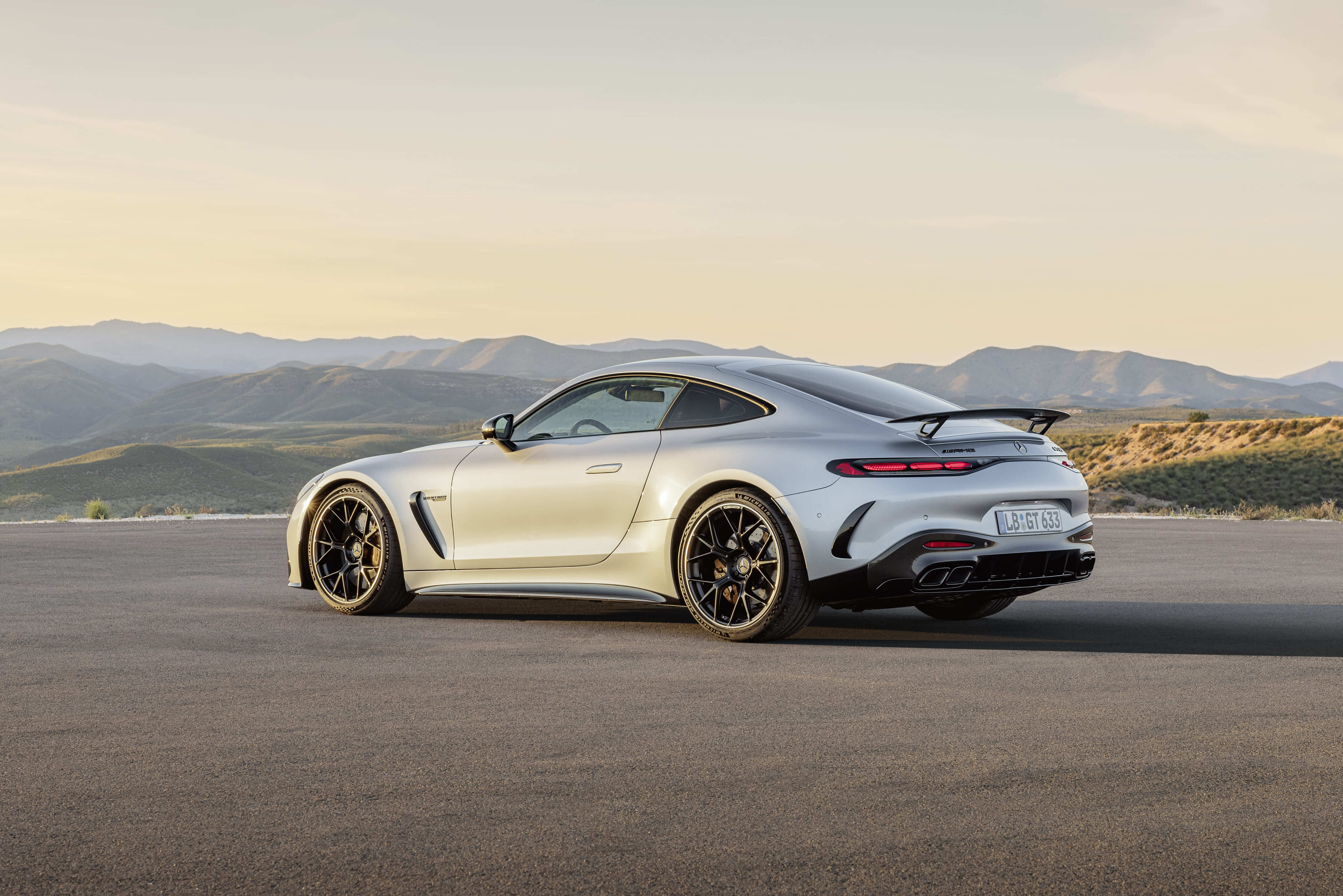 Mercedes-Benz aposta em nova geração do AMG GT no segmento de