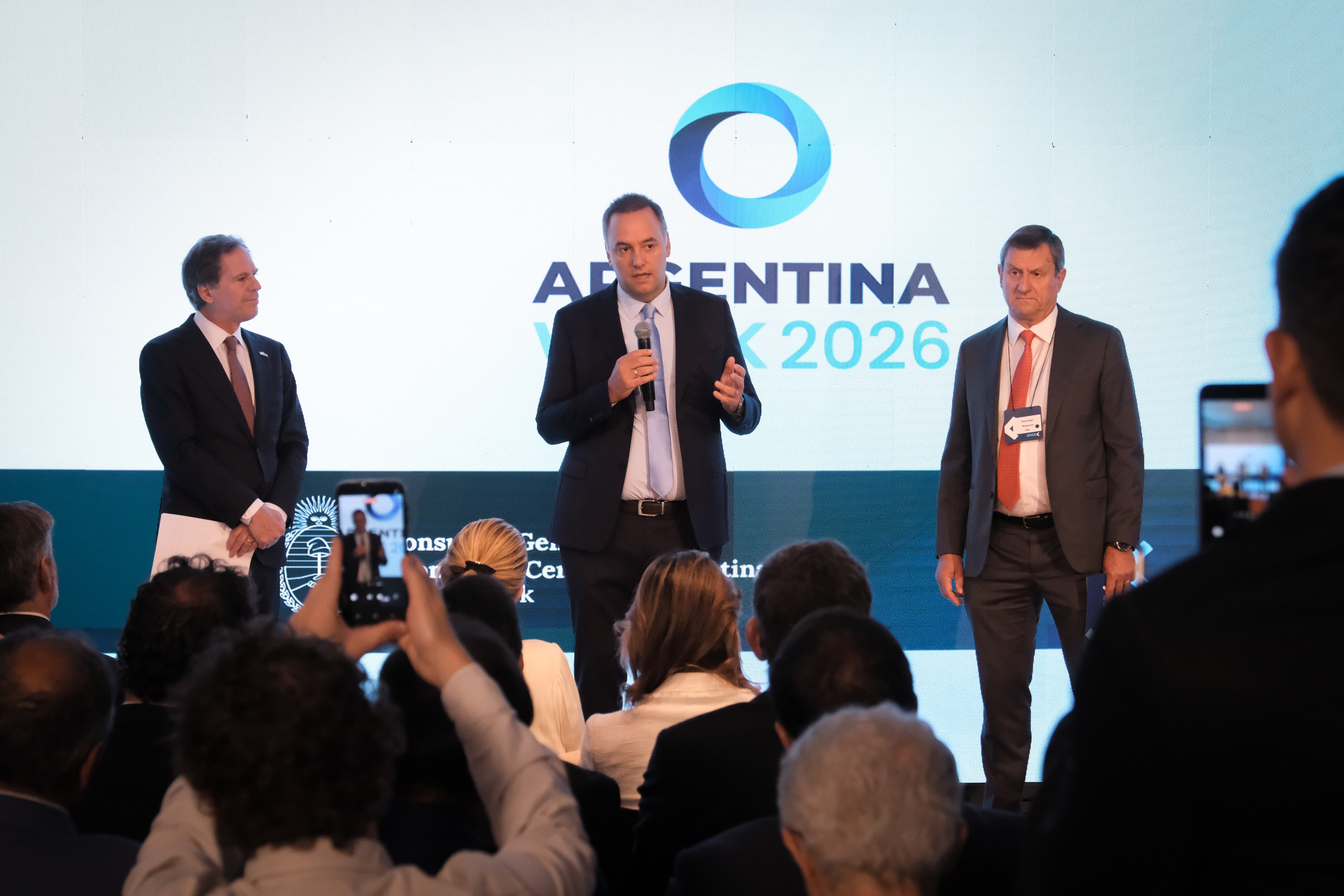 ¿Renuncia Adorni? Los detalles de la decisión que se conocería este sábado en Argentina