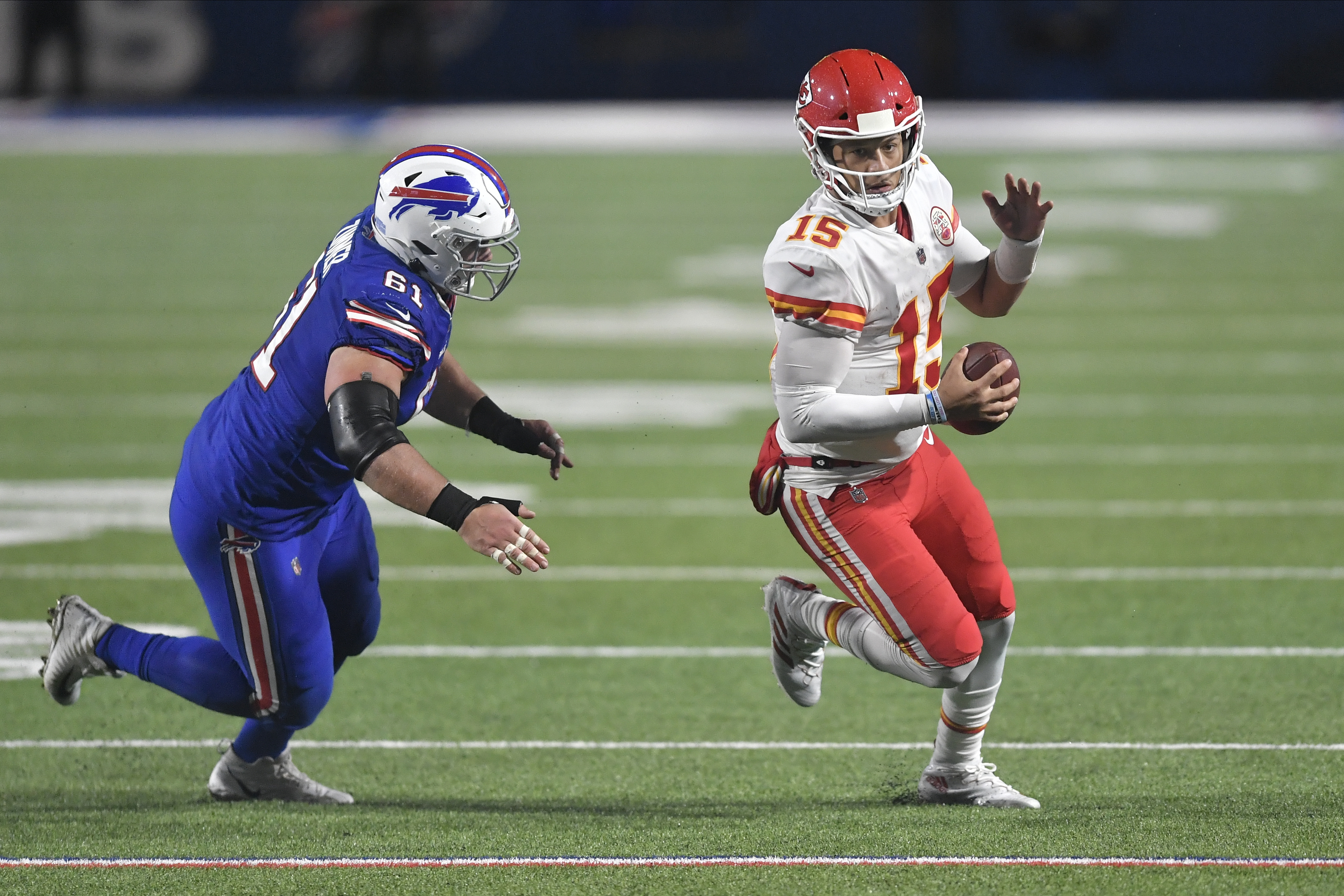 Chiefs, Edwards-Helaire run away with 26-17 win over Bills