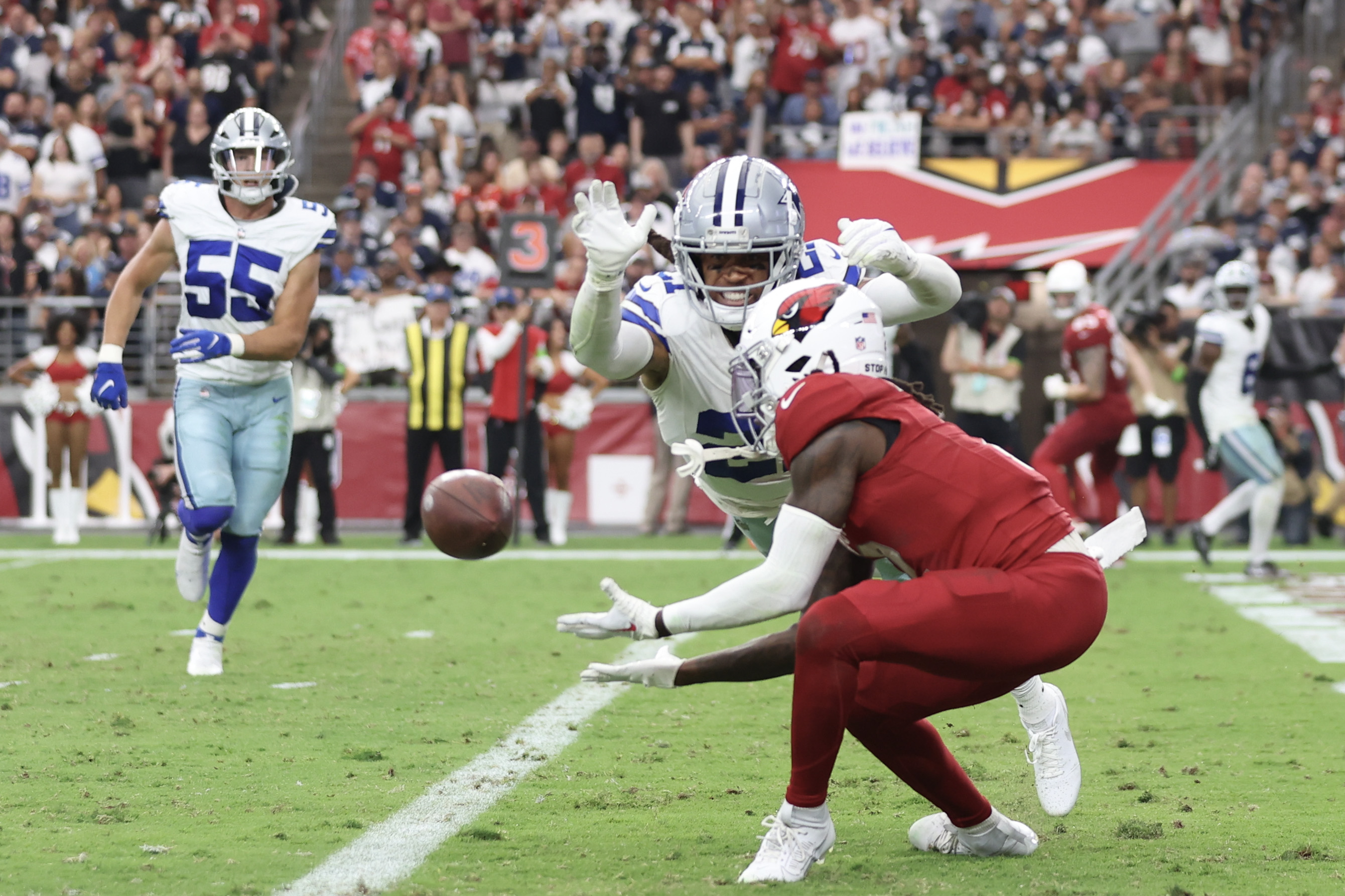 Detroit Lions interception curiously not reviewed vs. Cowboys