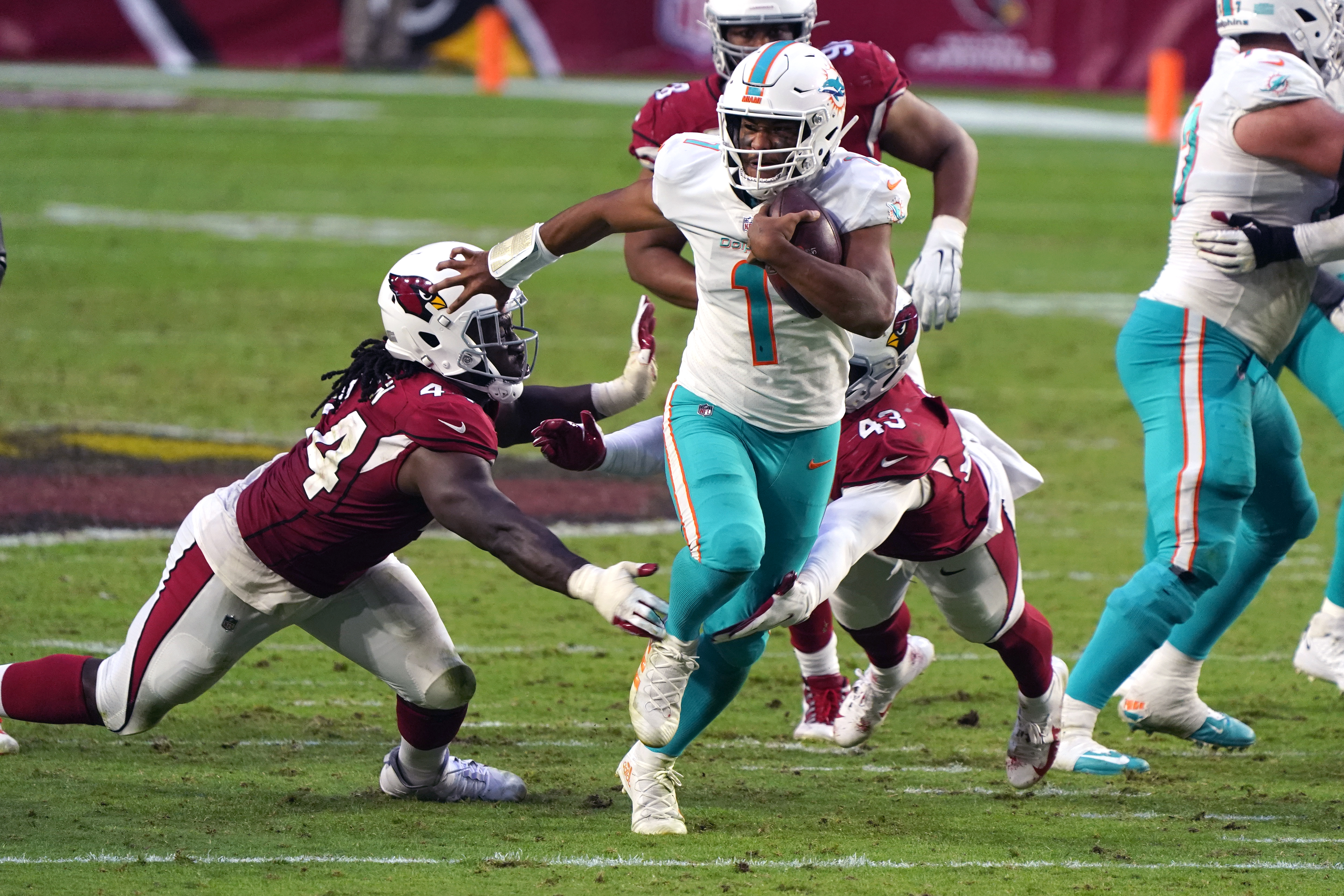 Tua Tagovailoa was a dual threat in Miami's win over Arizona.