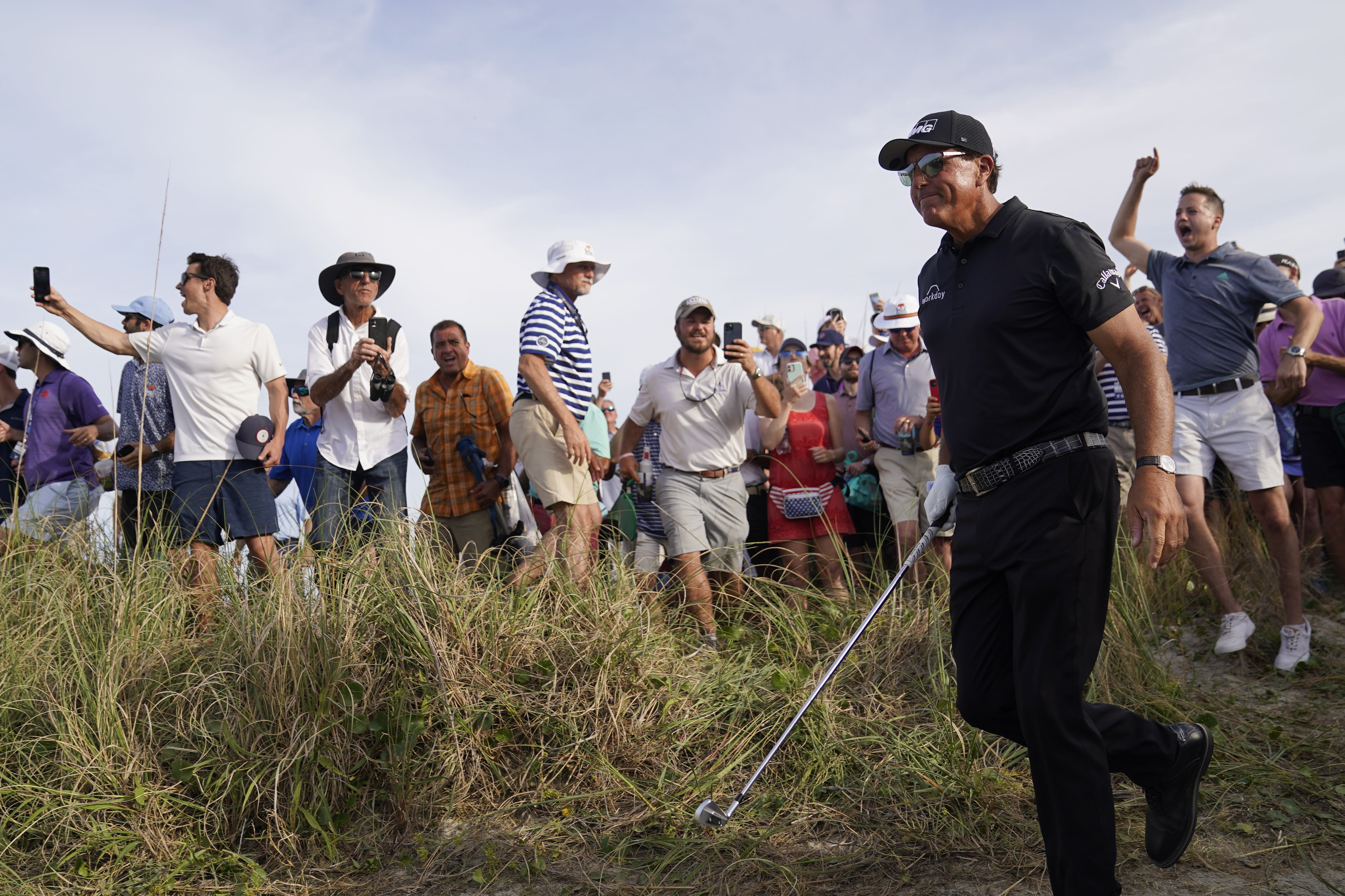 Billy Horschel, Phil Mickelson share US Open lead - The Boston Globe