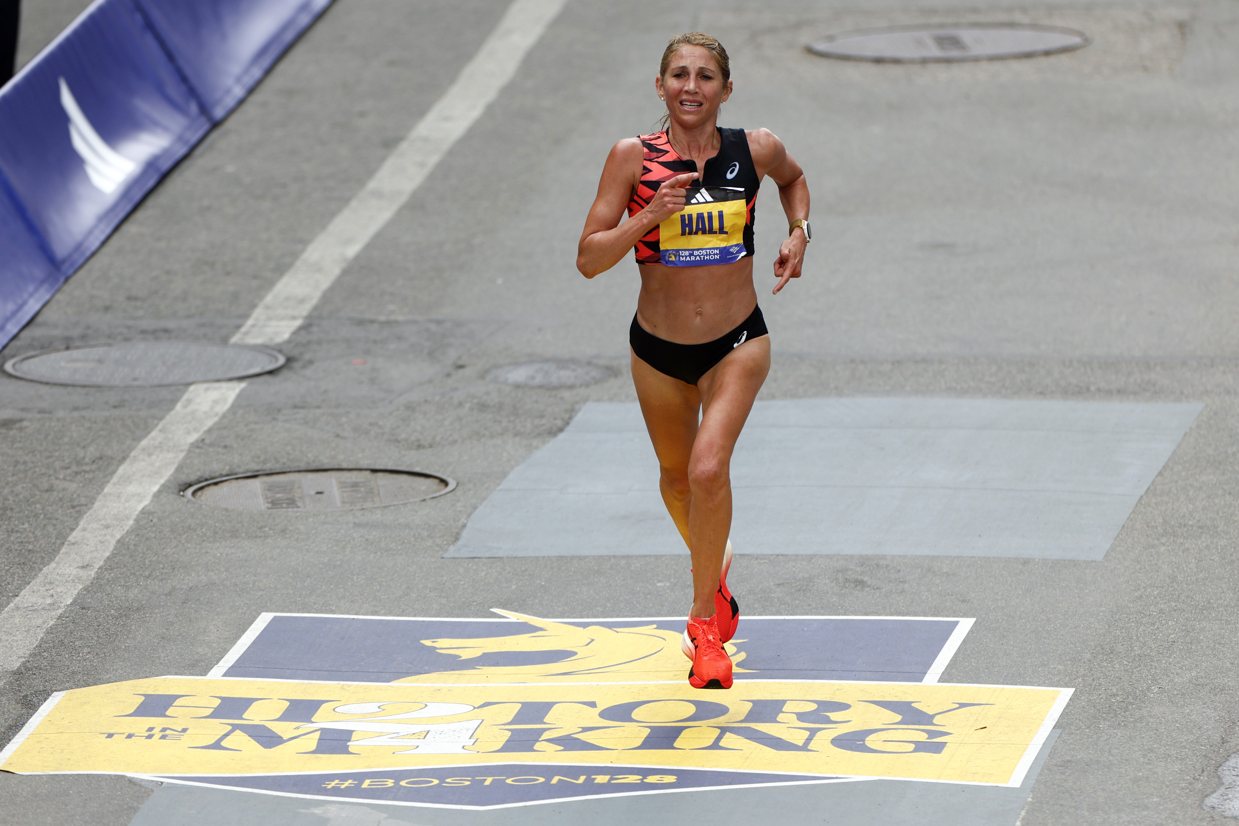 2024 Boston Marathon: Sara Hall spent her birthday running to a 15th-place  finish