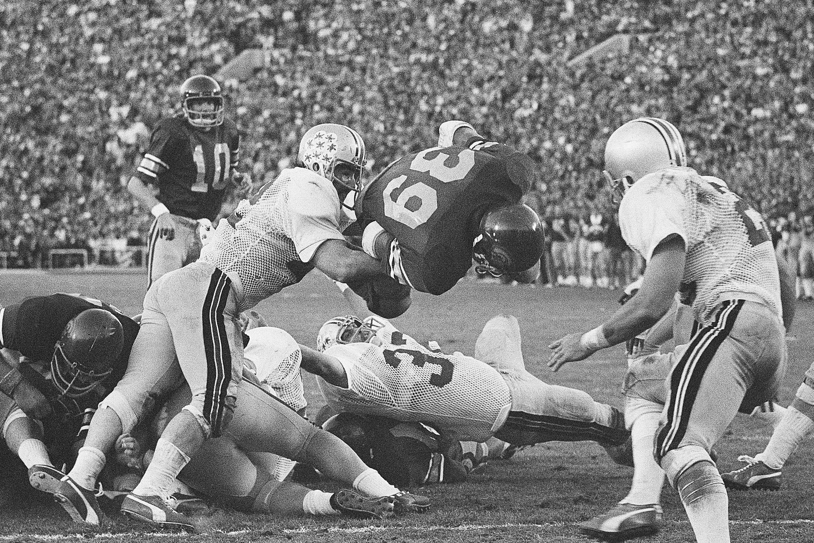 Mr. Cunningham, scoring his fourth touchdown against Ohio State during the Rose Bowl in 1973.