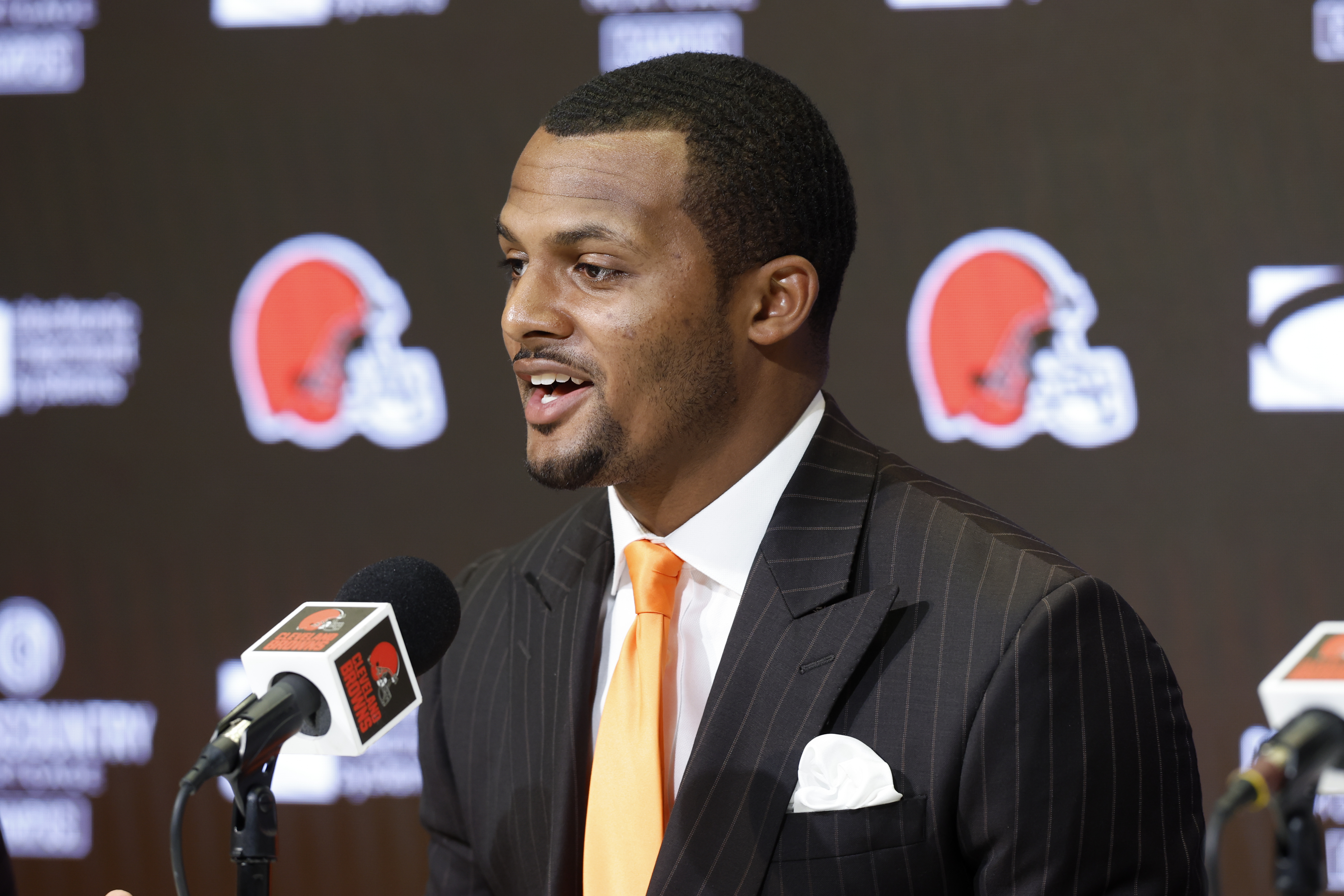 NFLPA Bringing In Prominent Lawyer To Defend Deshaun Watson