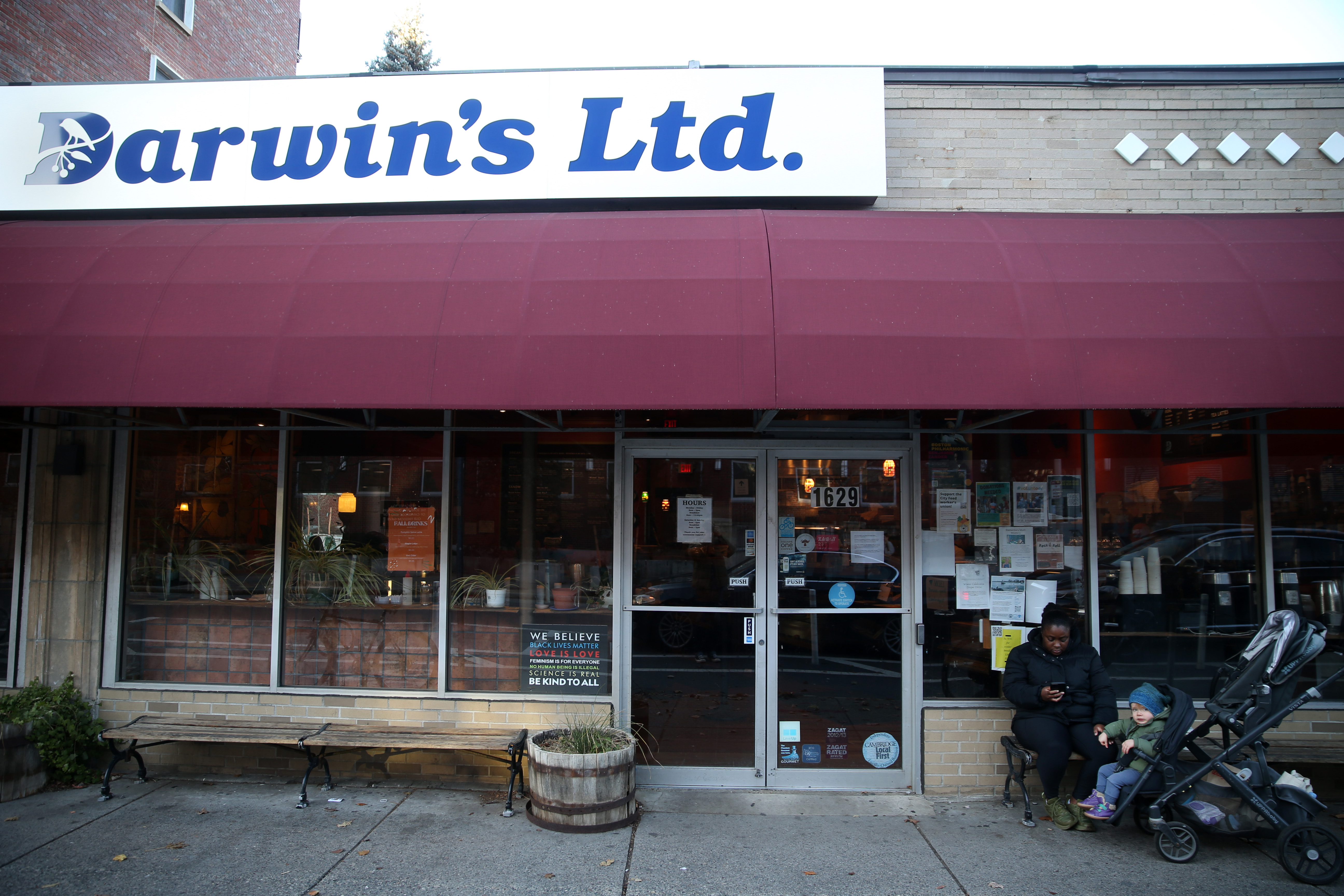 Customers, baristas poured one out for Darwin's as Cambridge