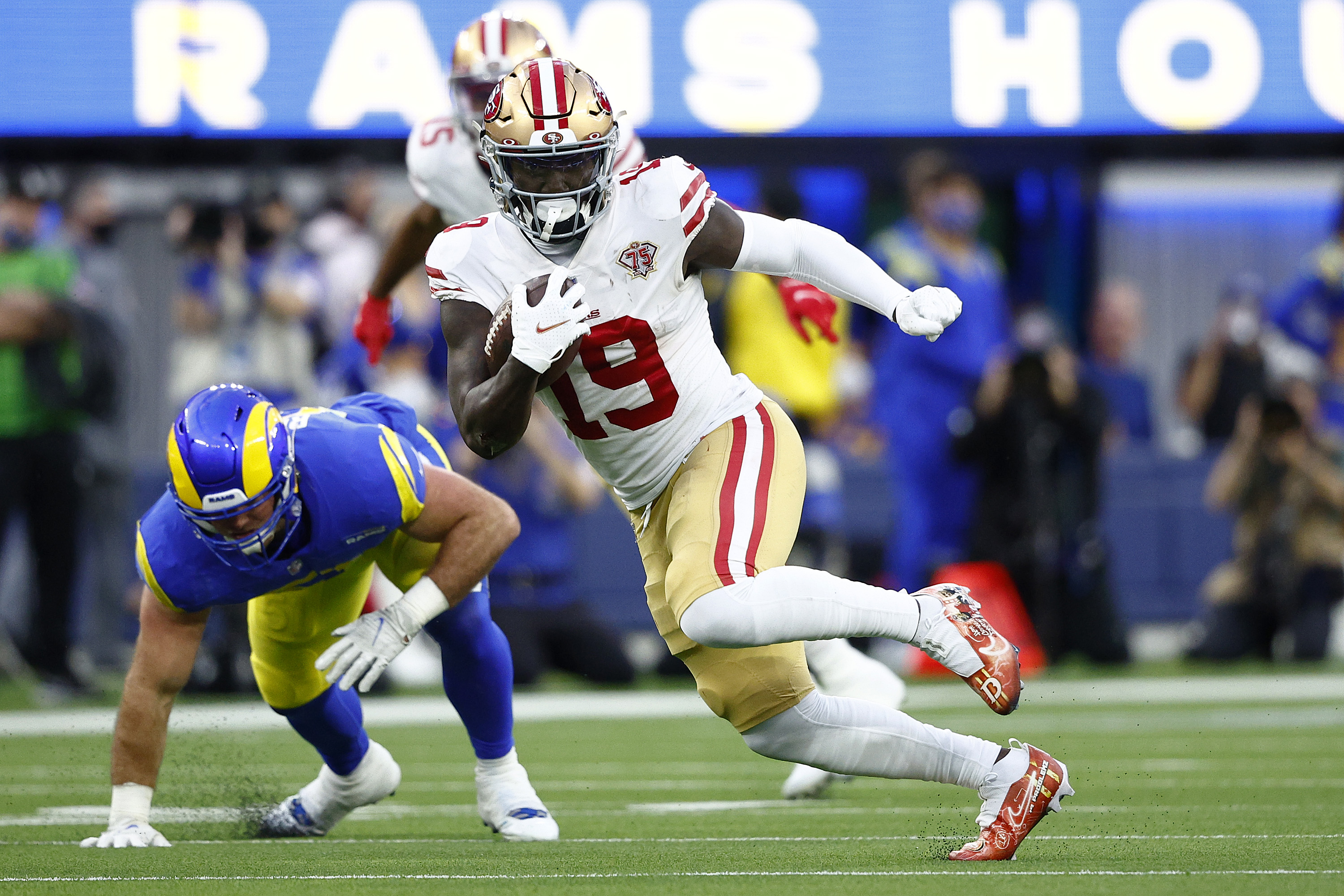 Report: 49ers All-Pro WR Deebo Samuel requests trade - The San Diego  Union-Tribune