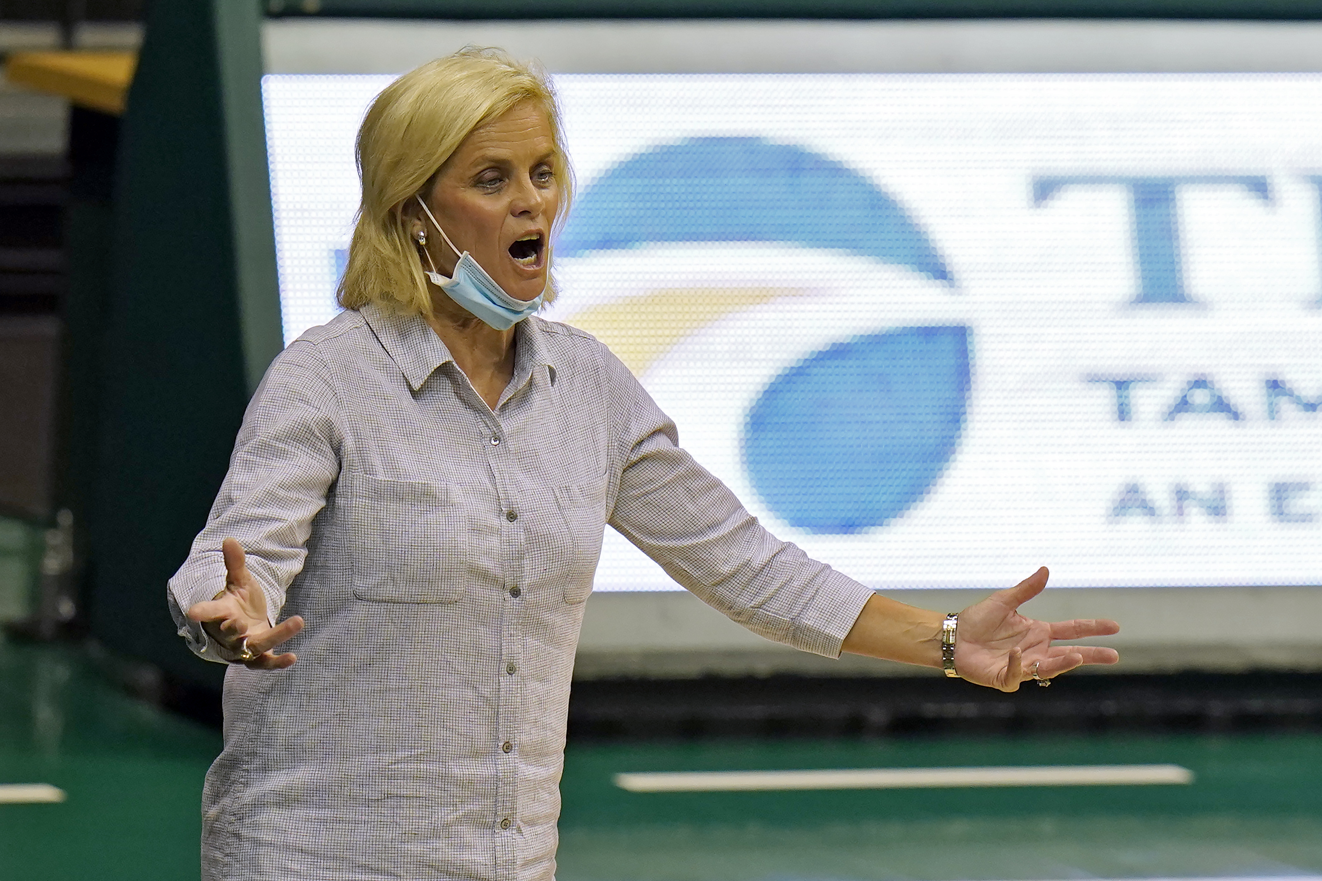 Baylor coach Kim Mulkey's point is well taken, and other thoughts - The  Boston Globe