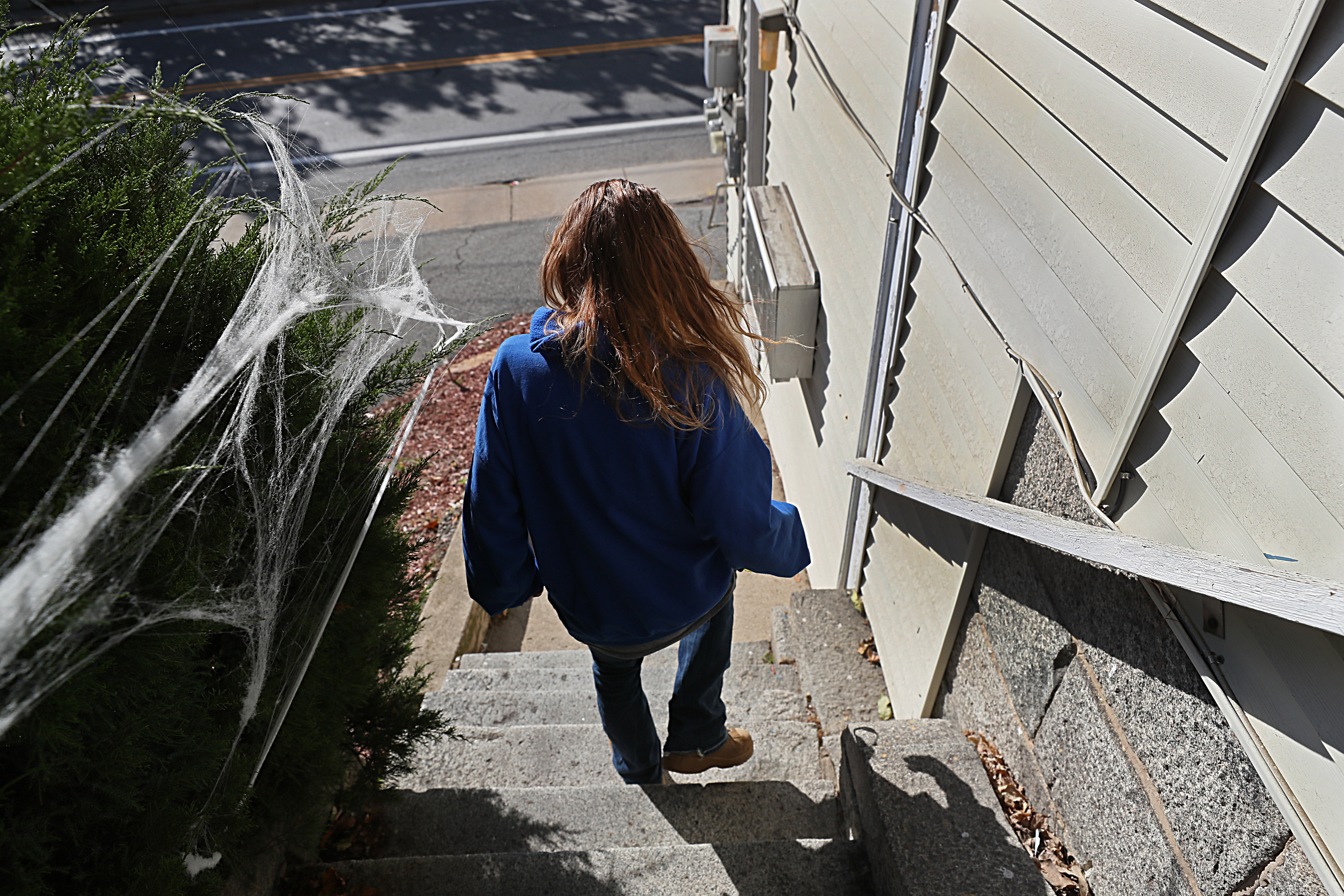 Elizabeth took her daughter one Saturday and left her abusive partner of the last 13 years. She thought she was taking herself and her child out of a dangerous situation, but now she's doubling up with an older male friend, staying in his one-bedroom apartment with her daughter as her friend is sleeping on the couch.