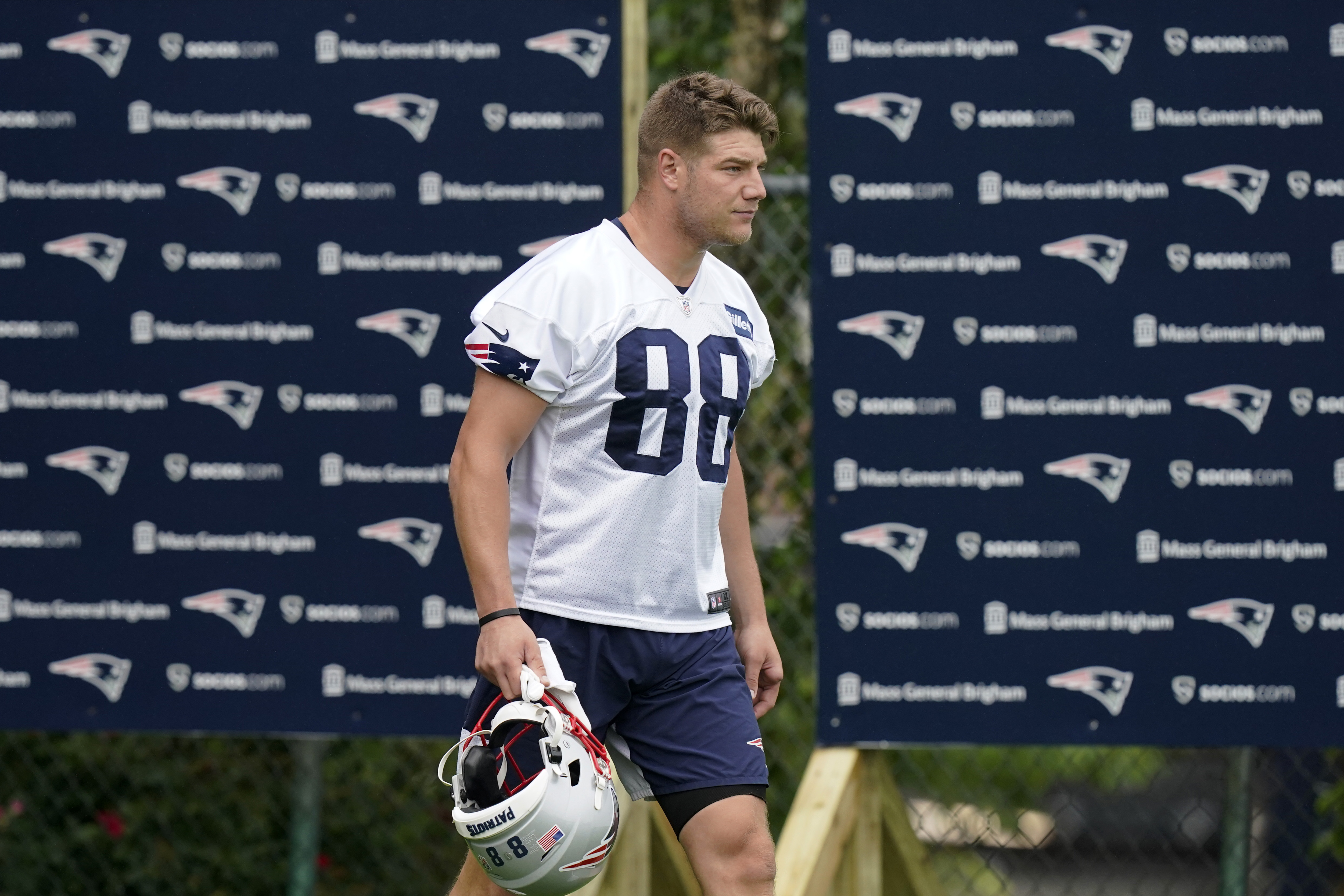 Troy Fumagalli provided some highlights on Day 2 of Patriots' camp.