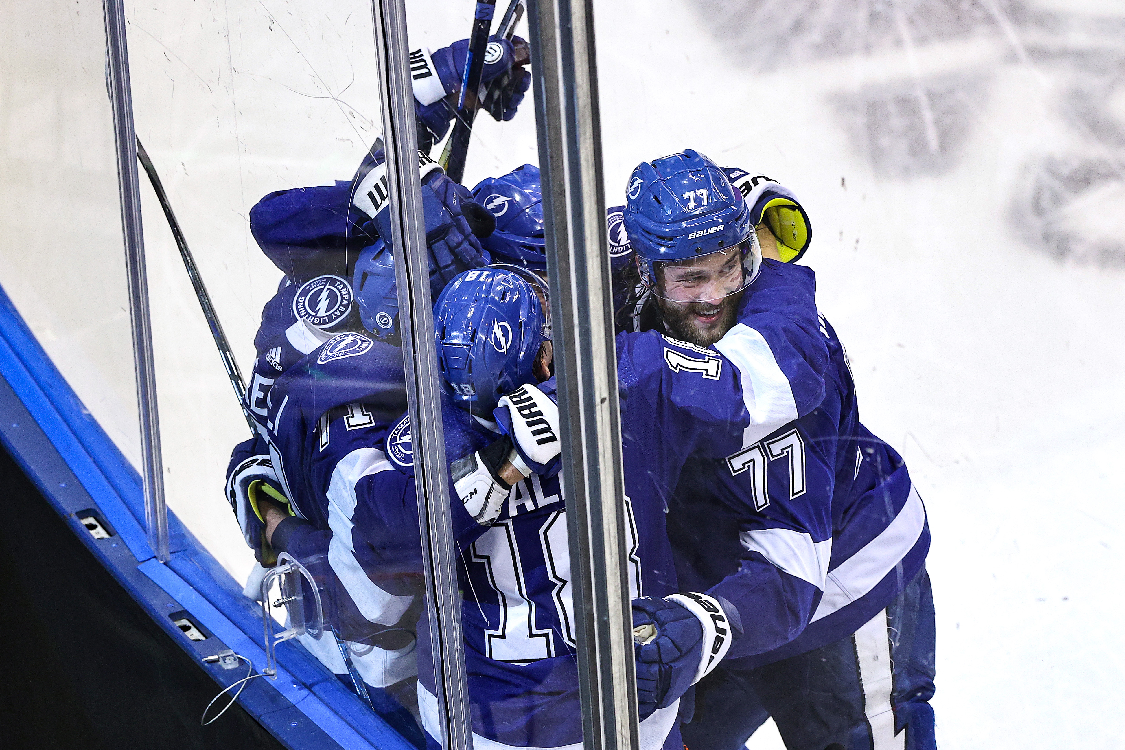 Lightning take first lead in series as Palat slots home goal