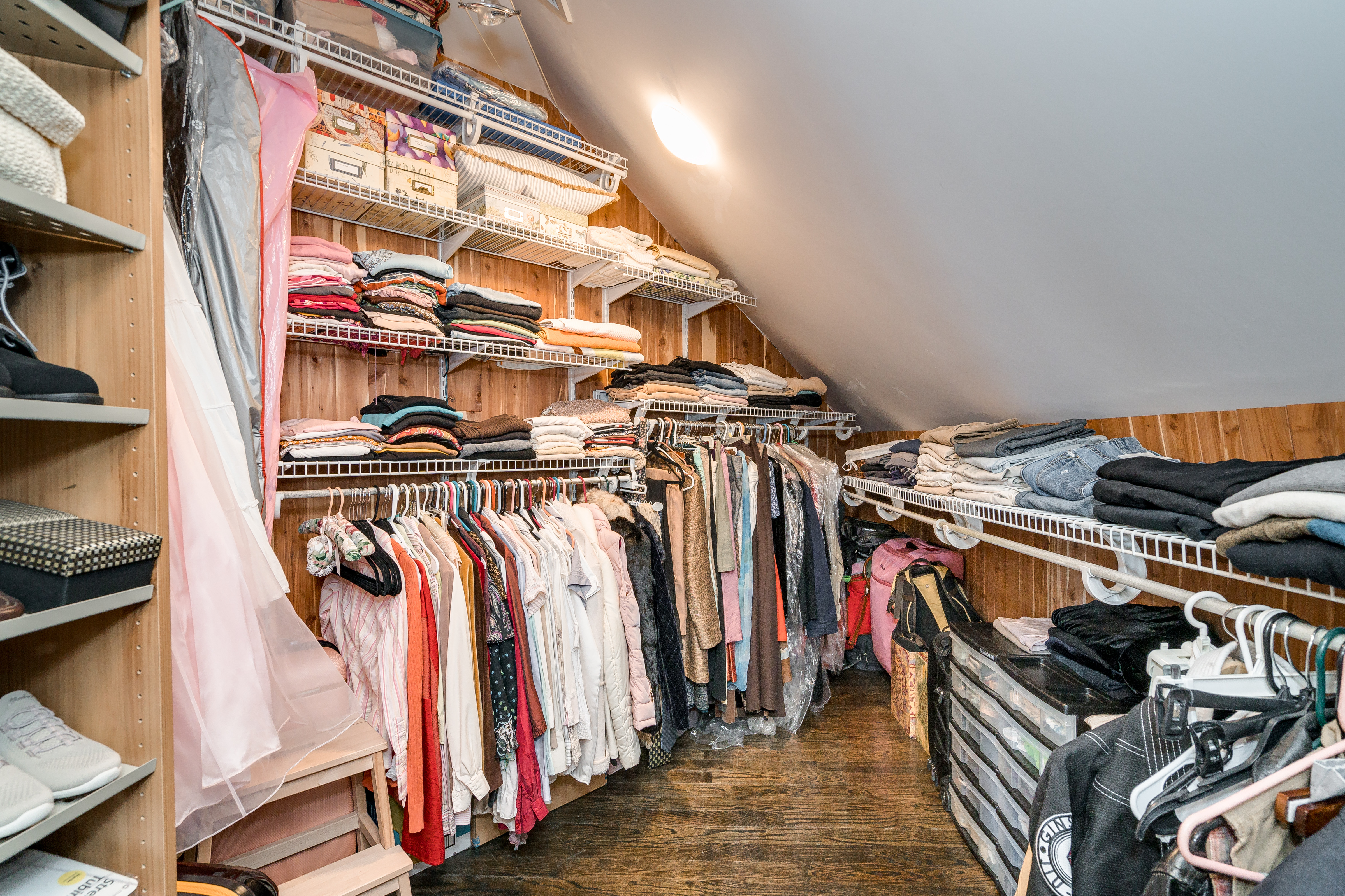 16-williams-st-easton-walk-in-closet